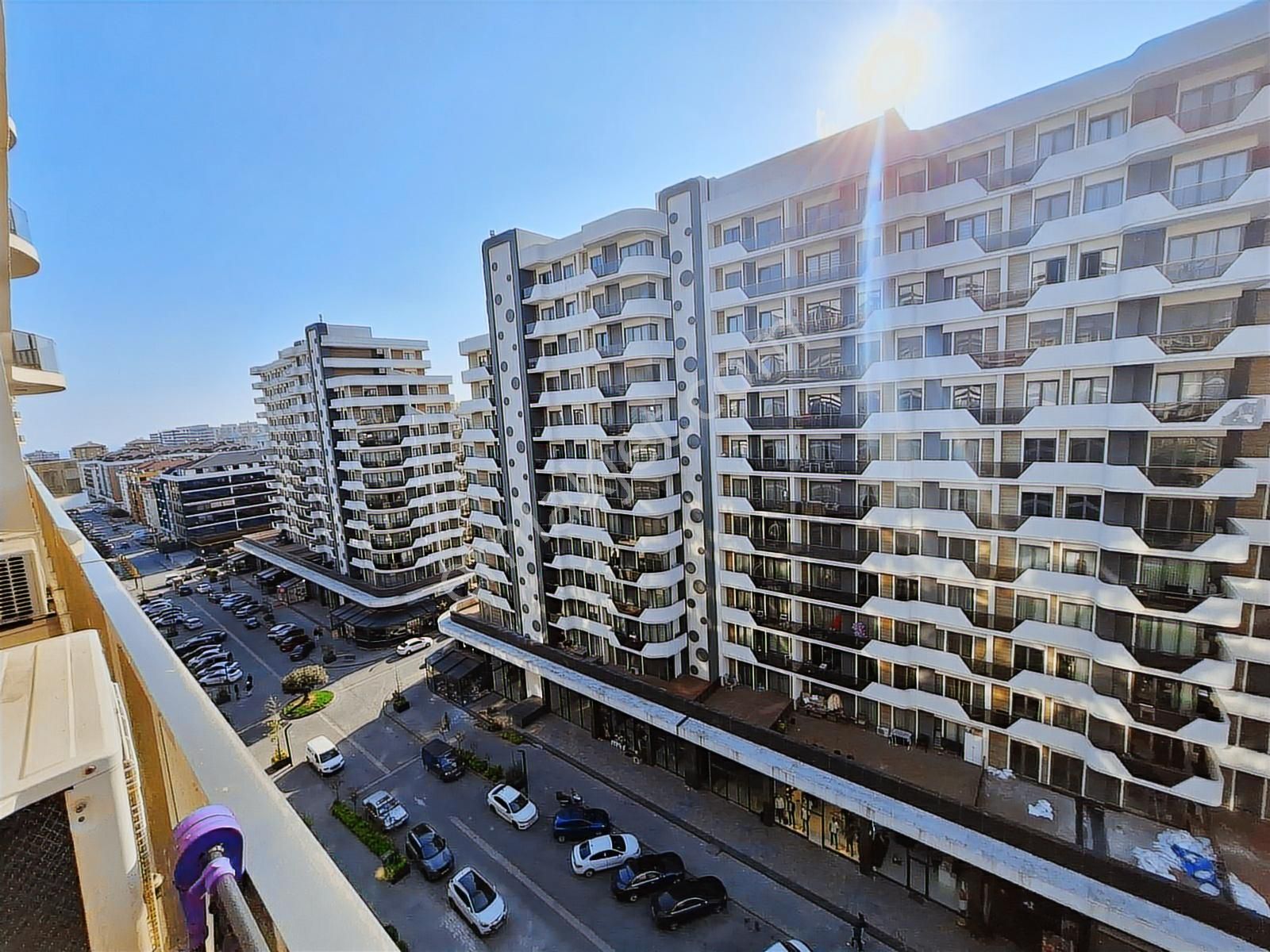 Beylikdüzü Demir Country'de Satılık Masrafsız Temiz 3+1 - Görsel 3