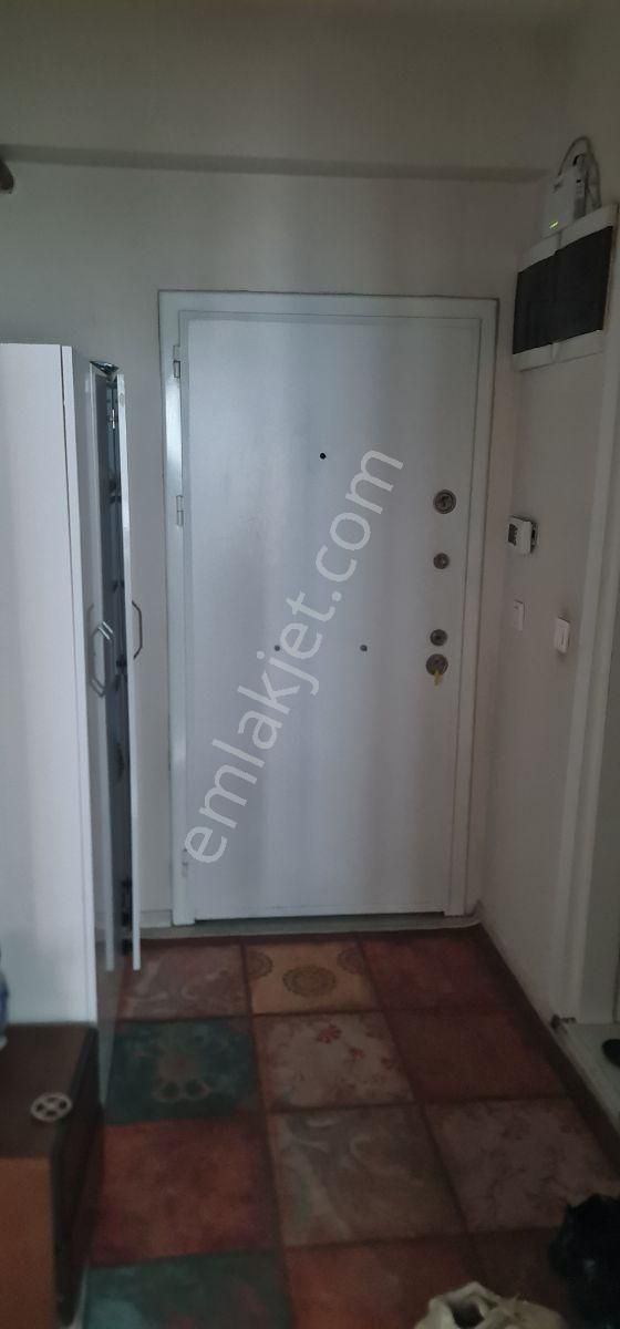 Metrobüse Yakın Site İçinde Eşyalı 2+1 - Görsel 31