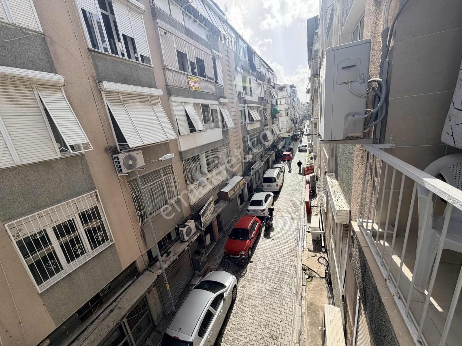 Karşıyaka Tersanede 2+1 Satılık Ara Kat - Görsel 3