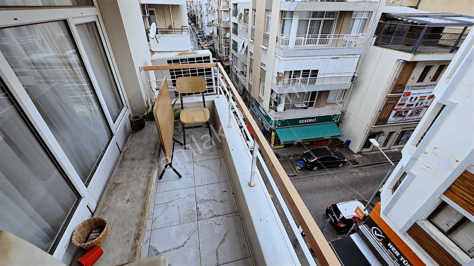 Karşıyaka Donanmacıda Ara Kat Asansörlü 3+1 - Görsel 32