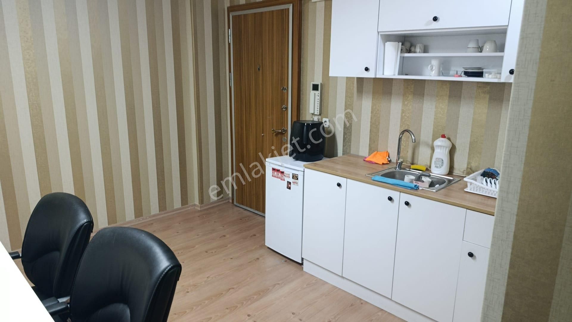 E-5 Üzerinde Mimapalas'ta 1+1 Kiralık Ofis - Görsel 6