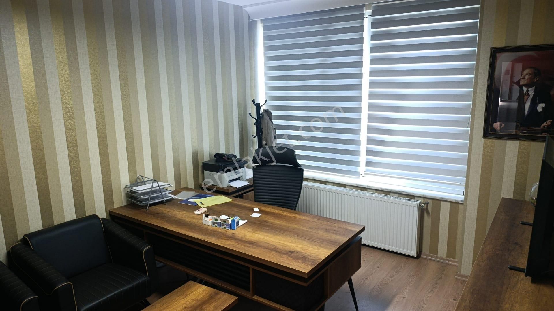 E-5 Üzerinde Mimapalas'ta 1+1 Kiralık Ofis