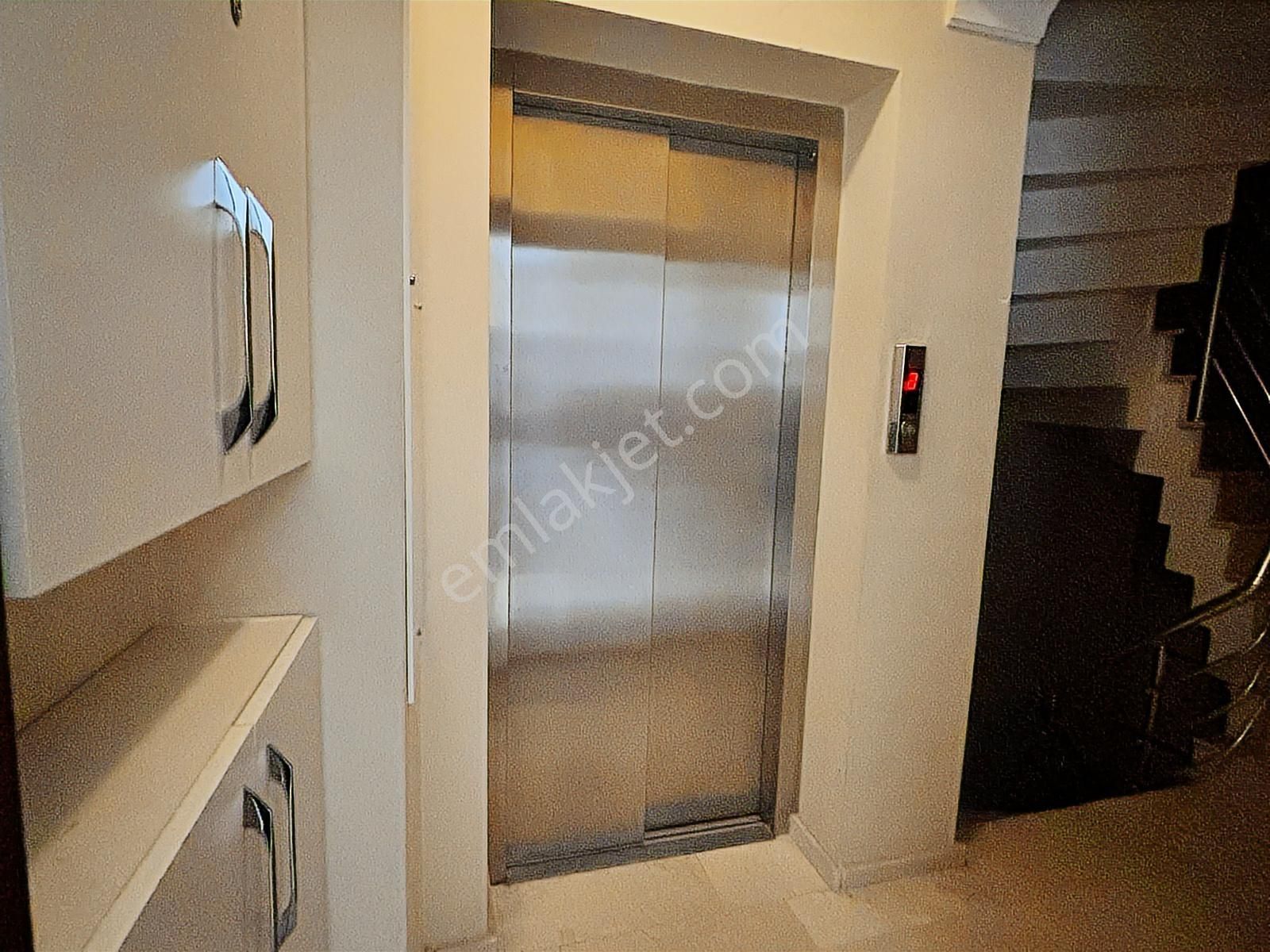 Karşıyaka Demirköprü'de Geniş 3+1 Satılık Daire - Görsel 19