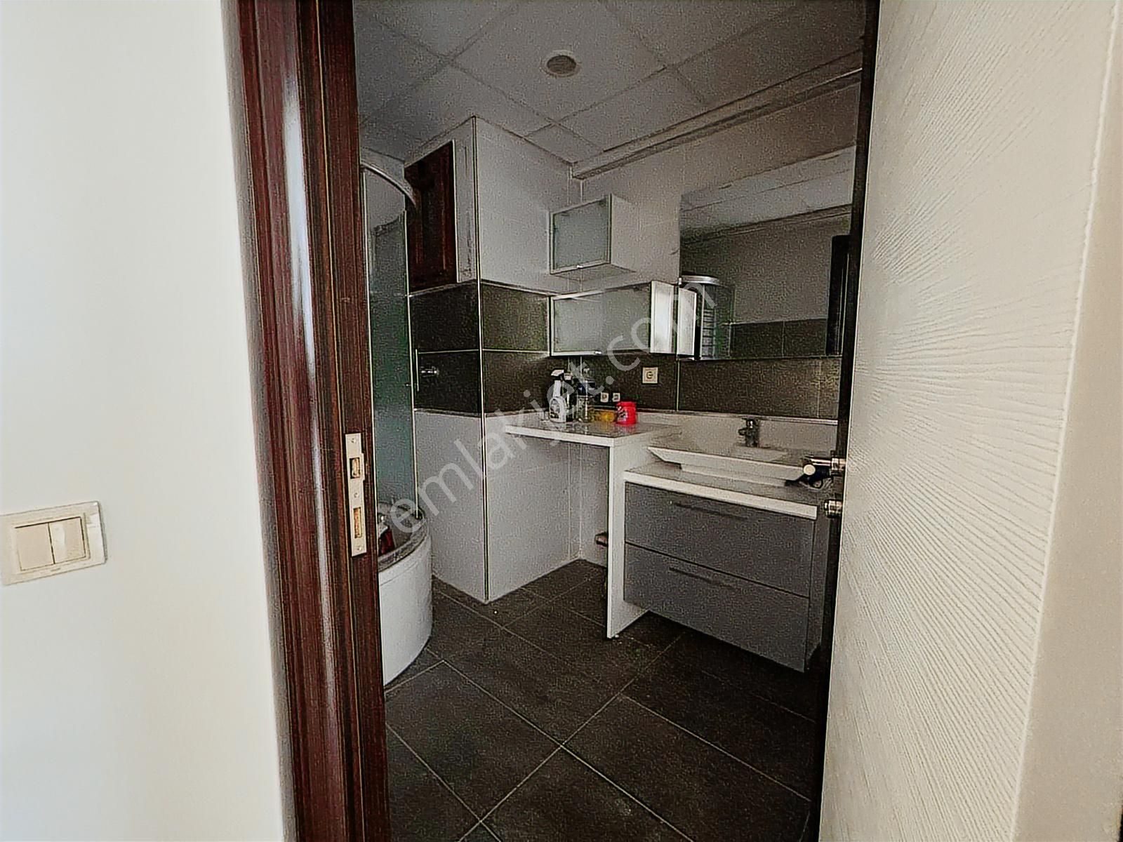 Karşıyaka Demirköprü'de Geniş 3+1 Satılık Daire - Görsel 15