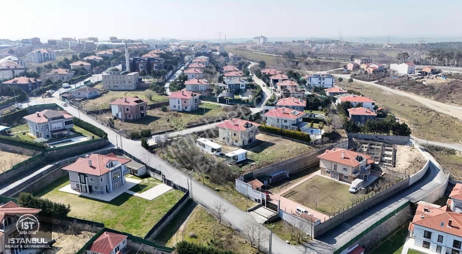 Arnavutköy'de Geniş Bahçeli 1600m2 Natamam Villalı Fırsat Yer! - Görsel 4