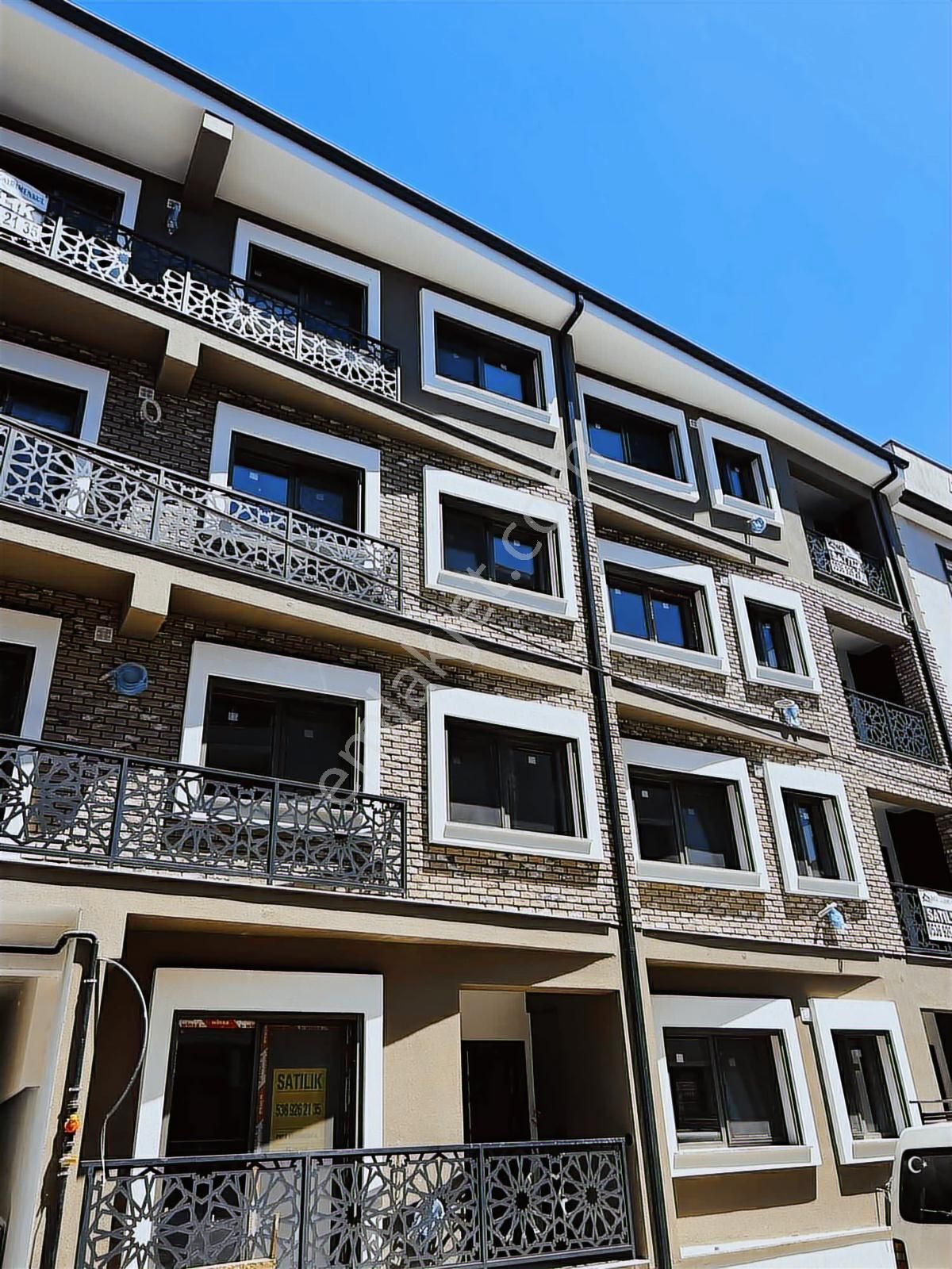 Okul Bölgesinde Ara Kat Yeni Bina Fırsat Daire - Görsel 2