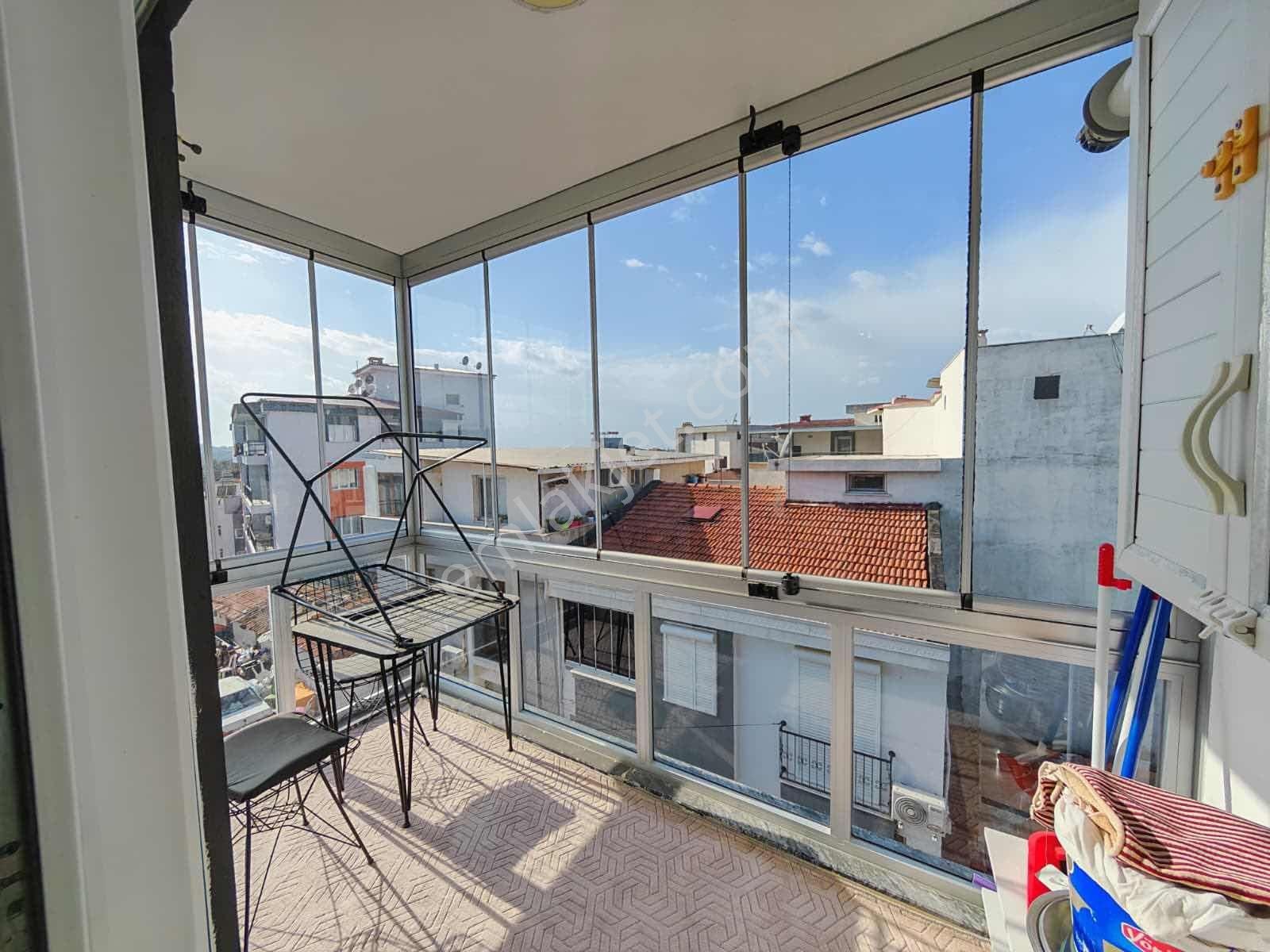 Seferihisar Hıdırlıkta Asansörlü 2+1 Satılık Daire