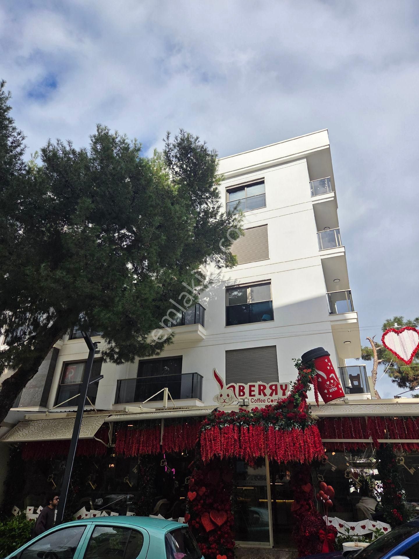 Büyükpark Eşyalı Yeni Bina Özel Otopark Doğalgaz + Klimalı