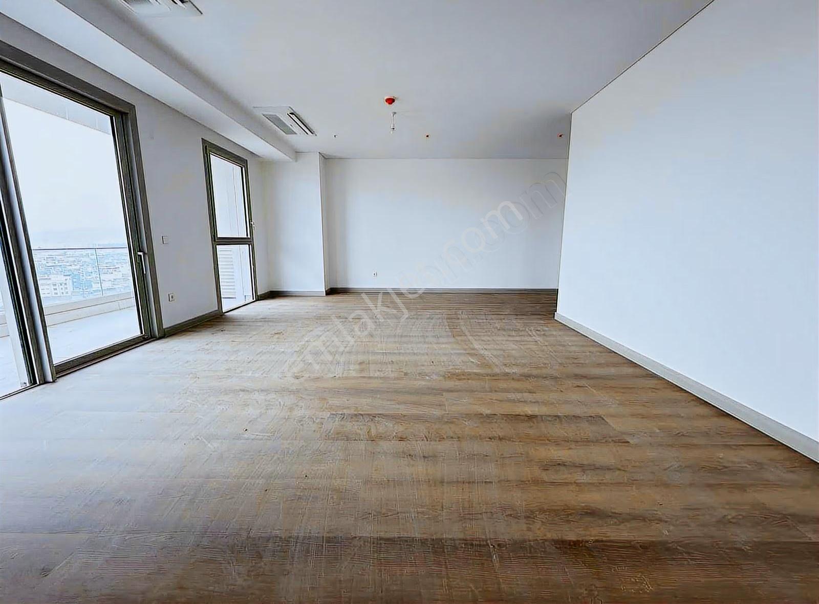 Megapol İzmir Kiralık 366m2 Kdvli Premium Deniz Manz Ofis - Görsel 6