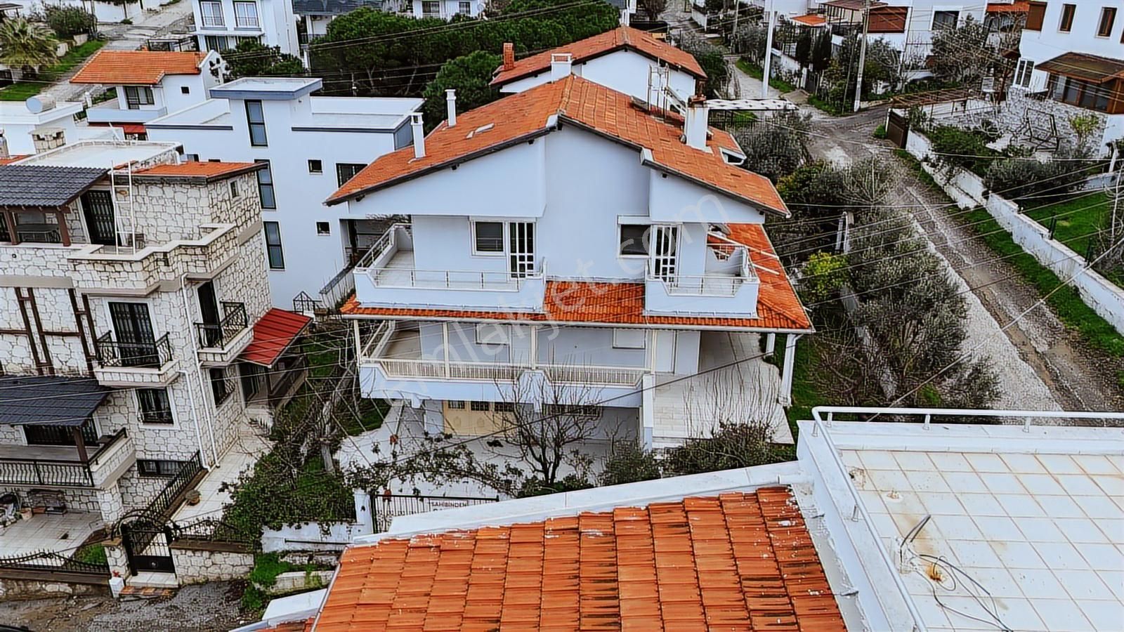 Seferihisar Akarca'da Denize 150 M. 4+2