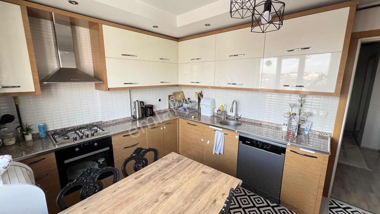 Topraklık'ta 3+1 125m2 Dublex Geniş Odalı Daire Kredi Sorunu Yok