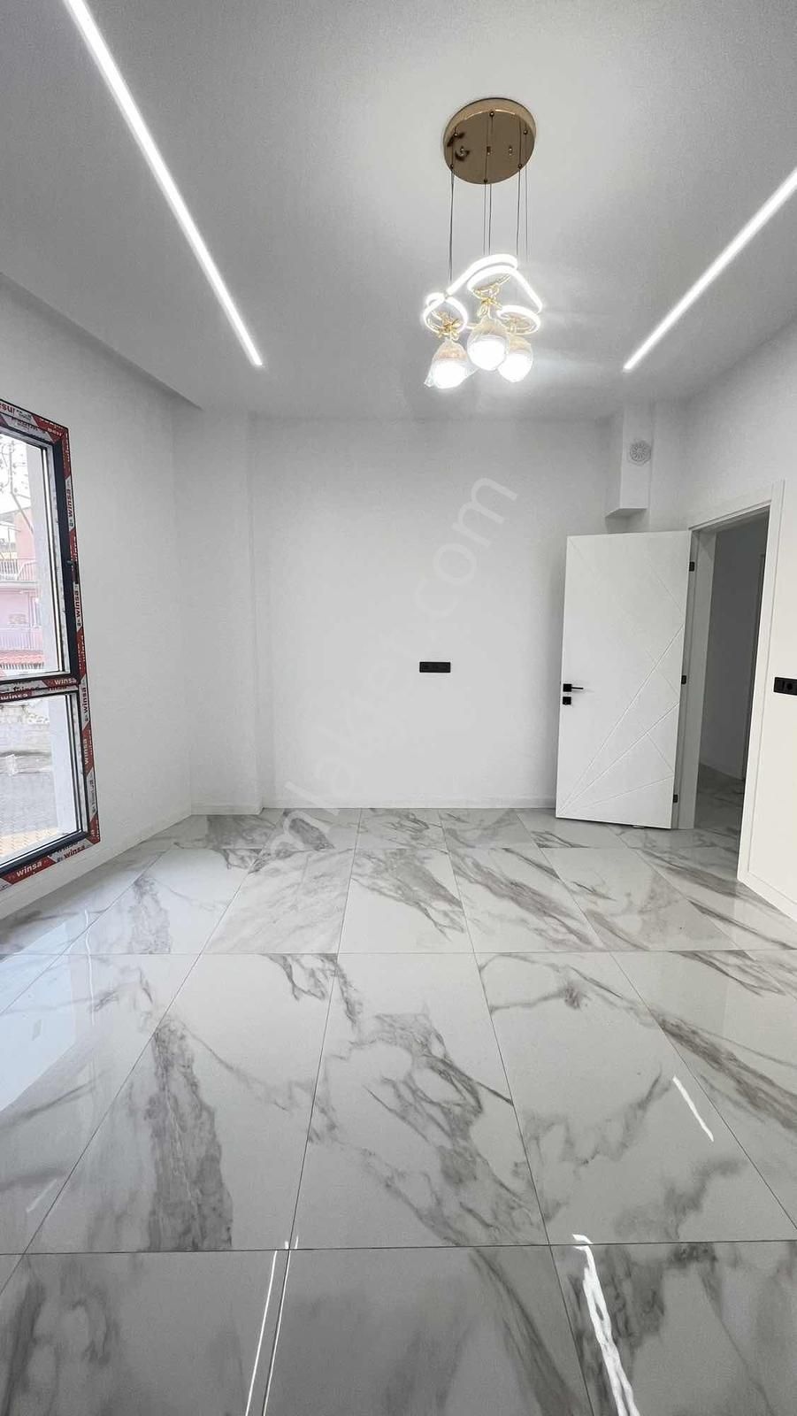 Kayıhan Kasaplar Işıkları Ve Cumapazarı Yakını Satılık 2+1ler - Görsel 2