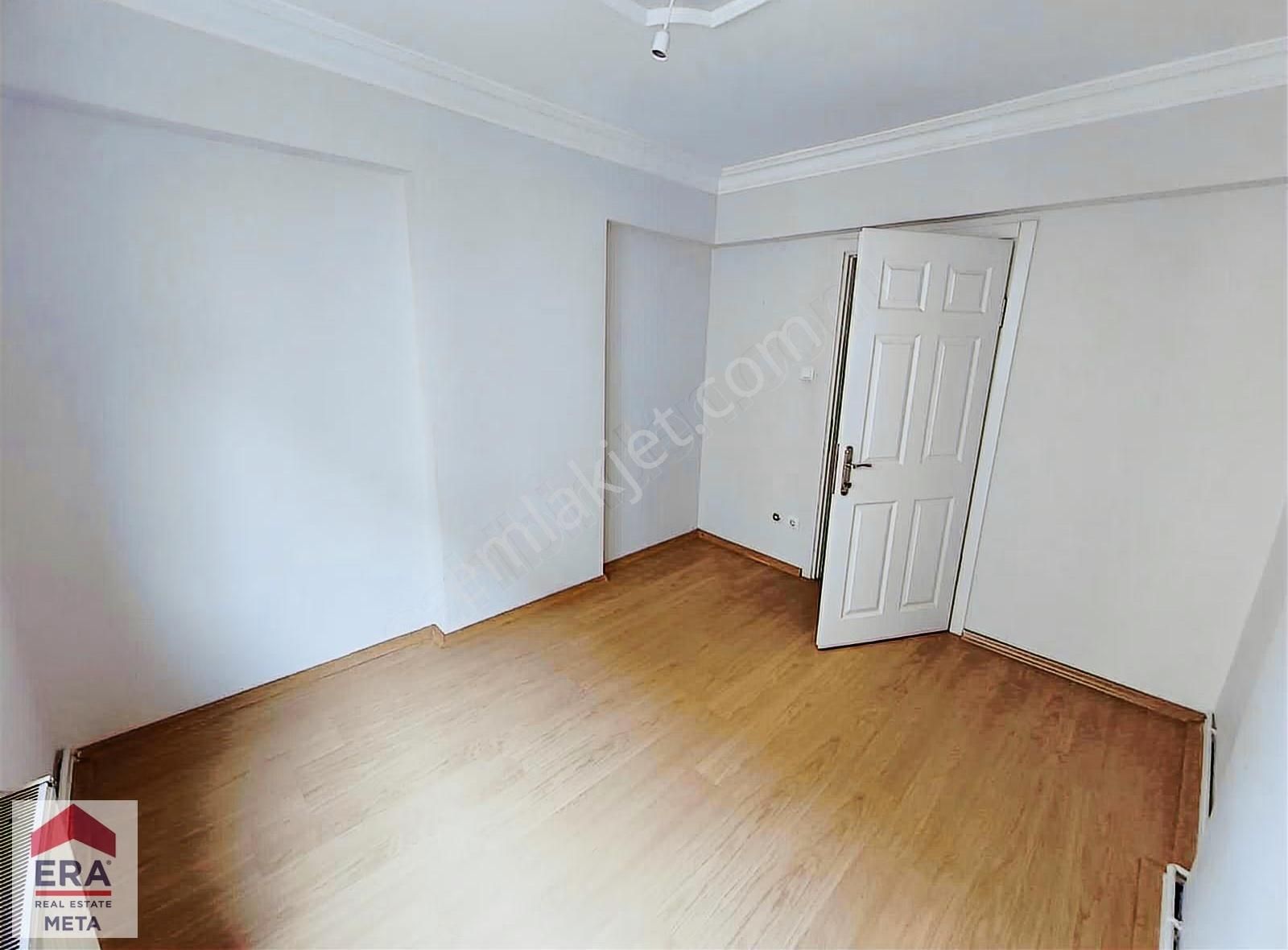 Cadde Üzeri Sitede Bakımlı Geniş 3+1 Kiralık Daire - Görsel 4