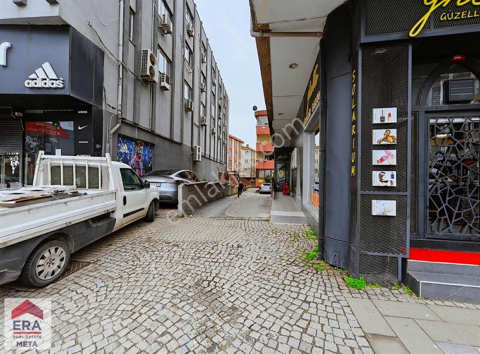 Cadde Üzeri Sitede Bakımlı Geniş 3+1 Kiralık Daire - Görsel 11