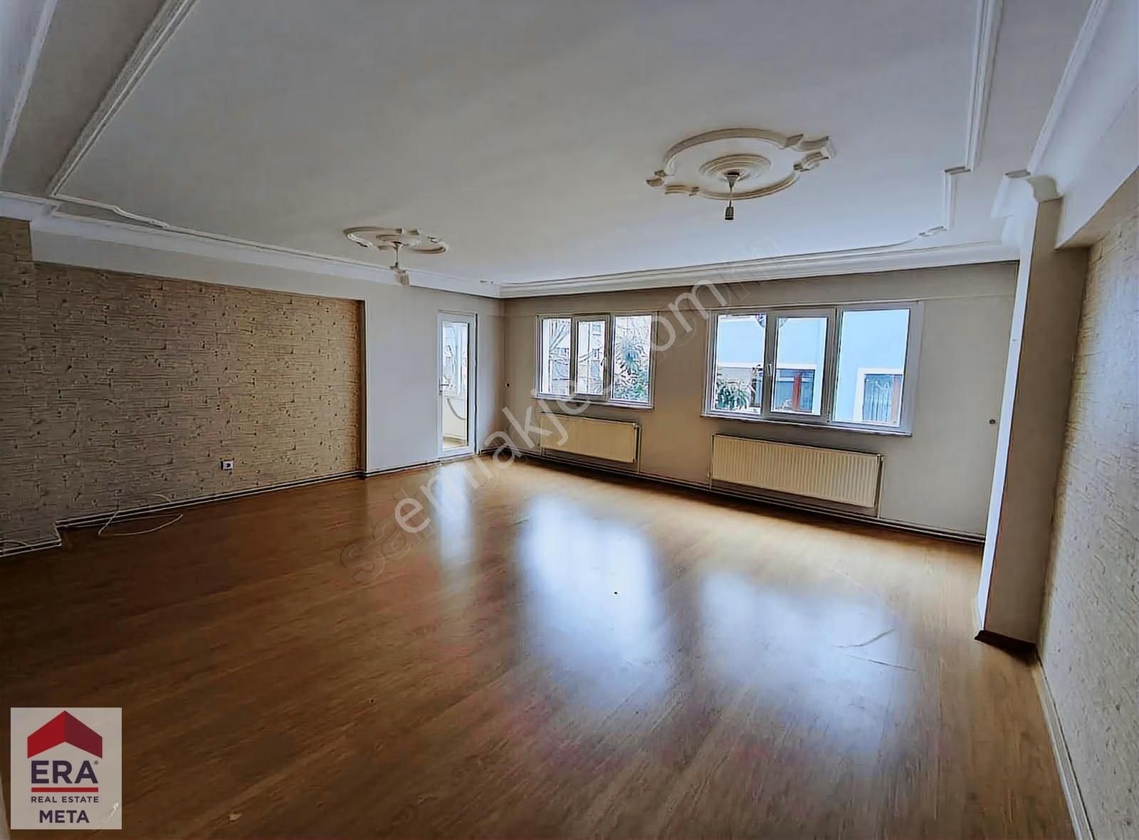 Cadde Üzeri Sitede Bakımlı Geniş 3+1 Kiralık Daire - Görsel 15