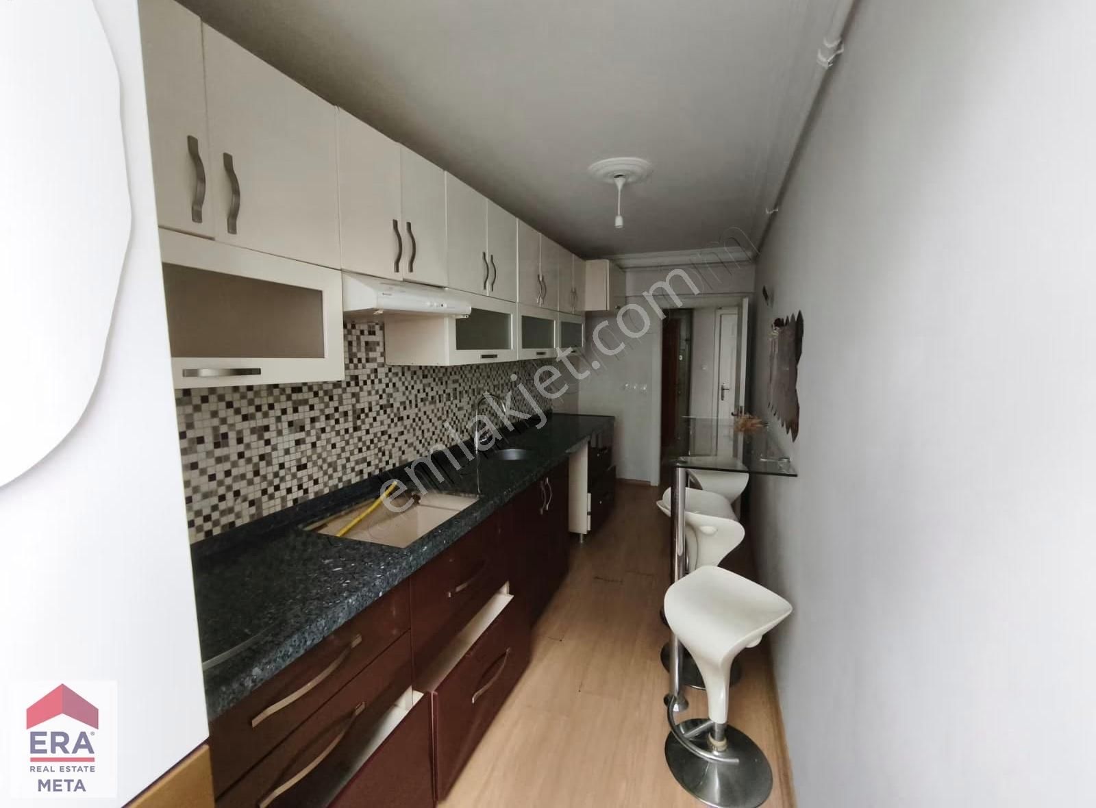 Cadde Üzeri Sitede Bakımlı Geniş 3+1 Kiralık Daire - Görsel 10