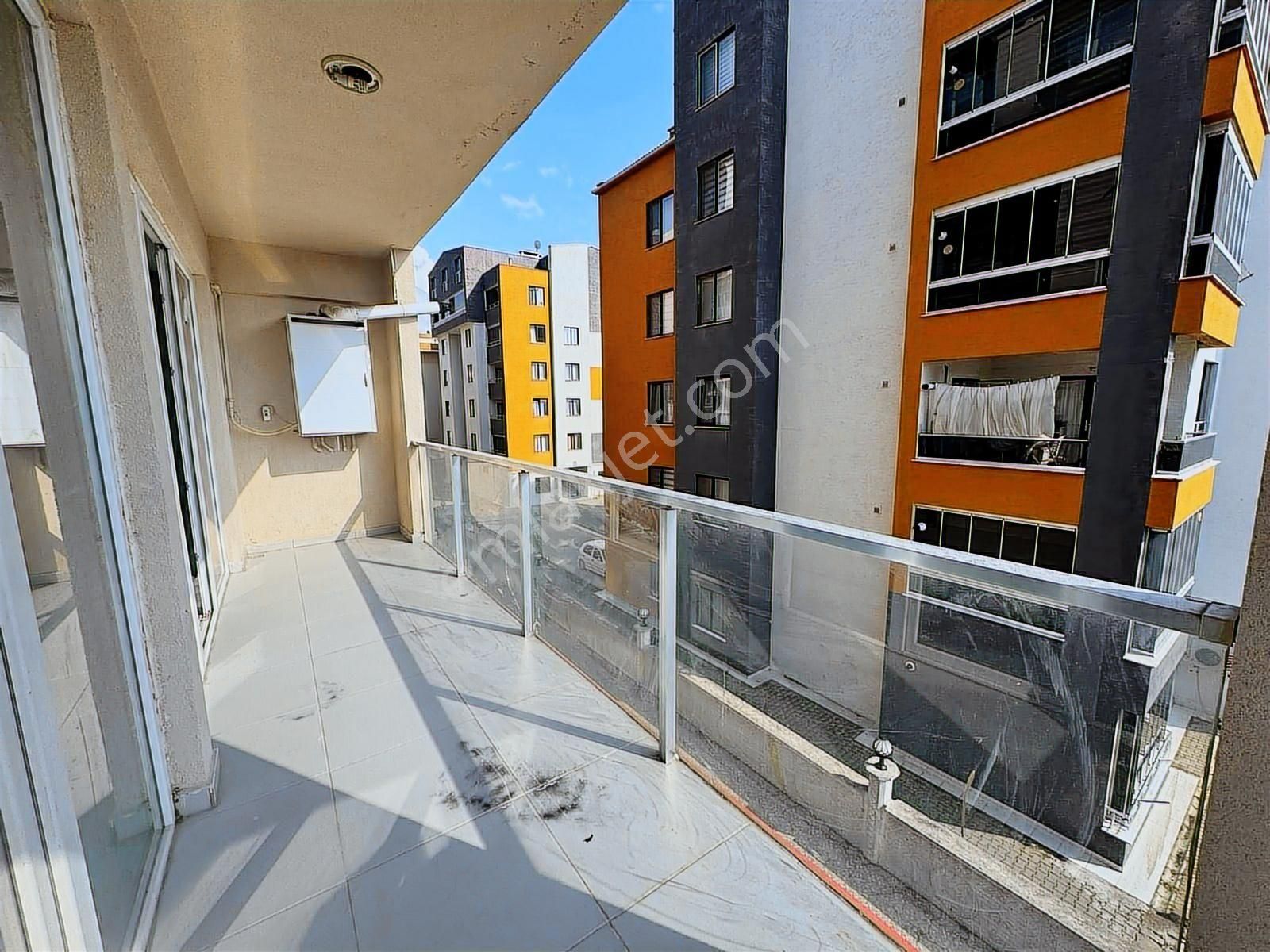 Karacaoğlundan Dumlupınarda Site İçi 1+1 Yatırımlık Fırsat !!