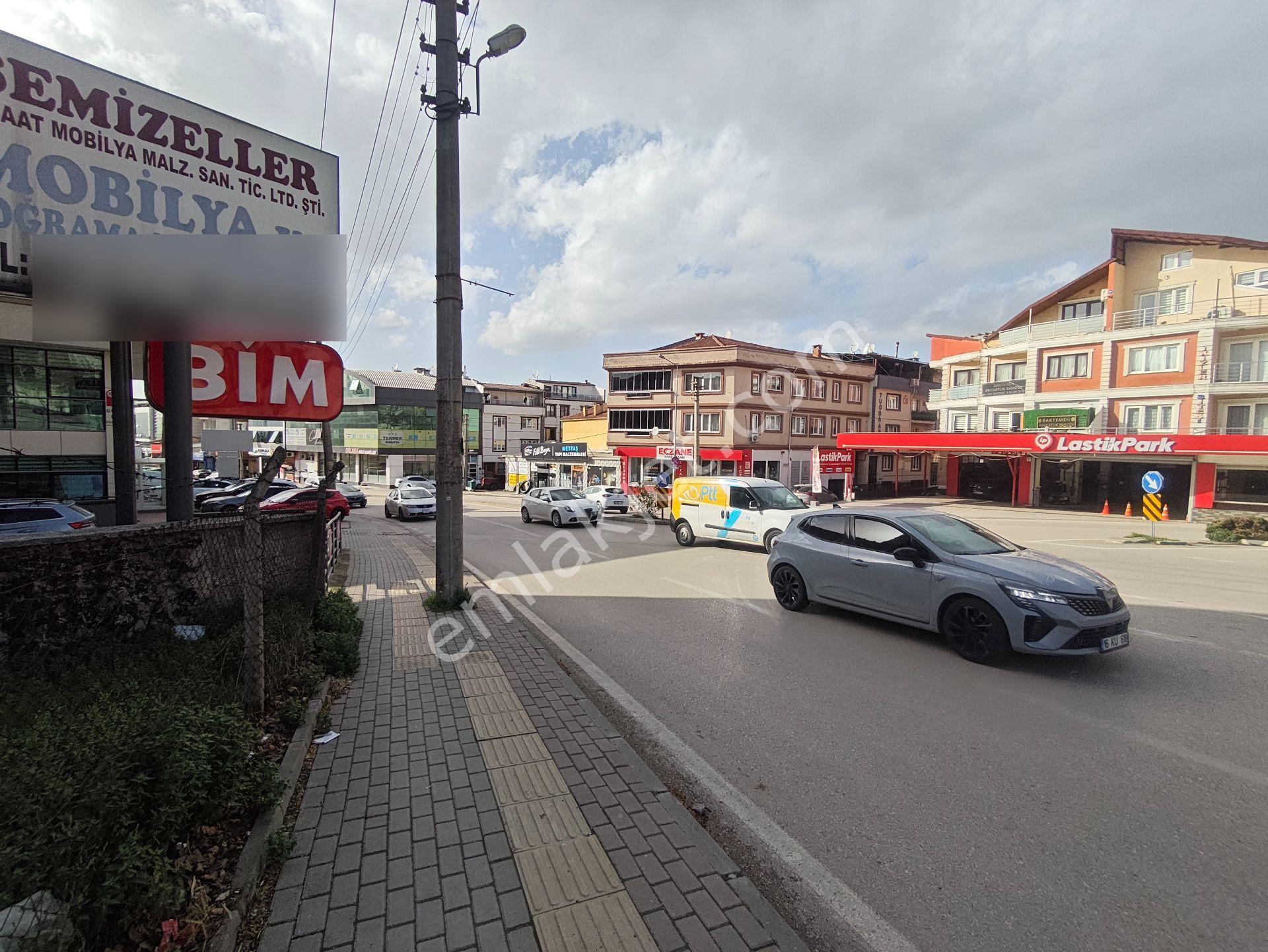 Beşevler'de Kurumsal Firmalara Kiralık Merkezi Konumda Köşe Arsa - Görsel 26