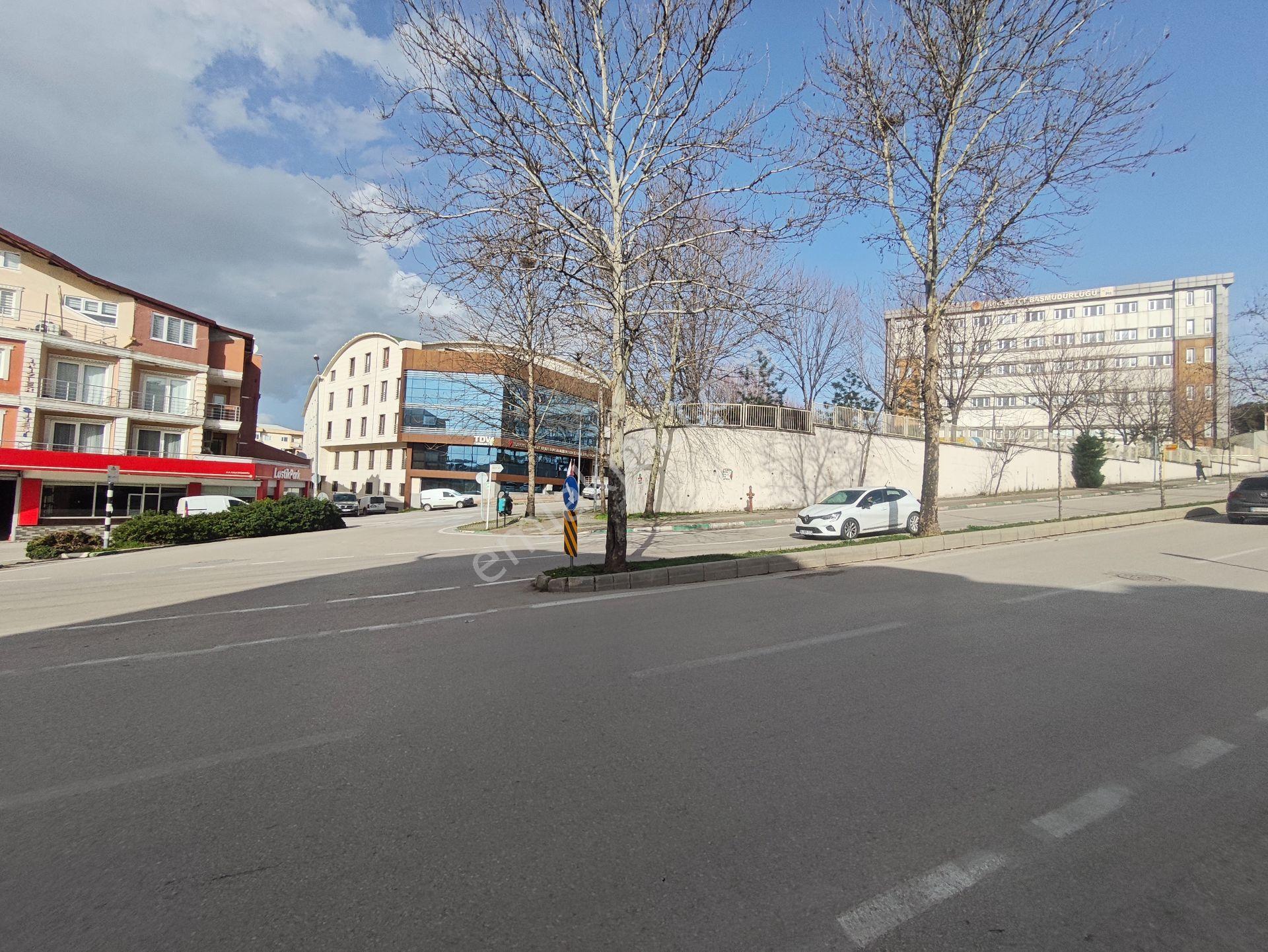 Beşevler'de Kurumsal Firmalara Kiralık Merkezi Konumda Köşe Arsa - Görsel 24