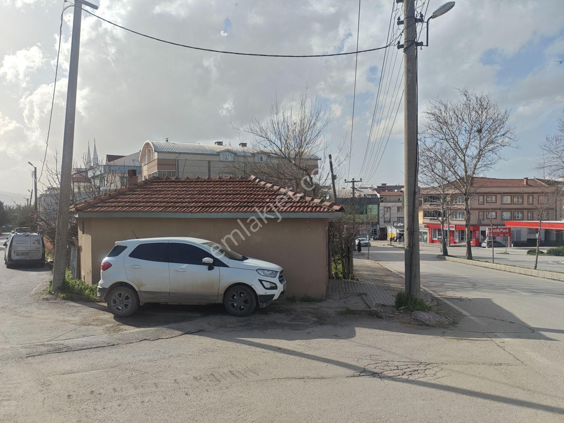 Beşevler'de Kurumsal Firmalara Kiralık Merkezi Konumda Köşe Arsa - Görsel 6