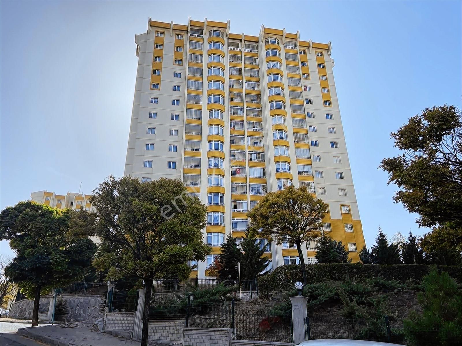 İlkon'dan Turkuazda Full Yapılı Eskişehir Yolu Cepheli 4+1