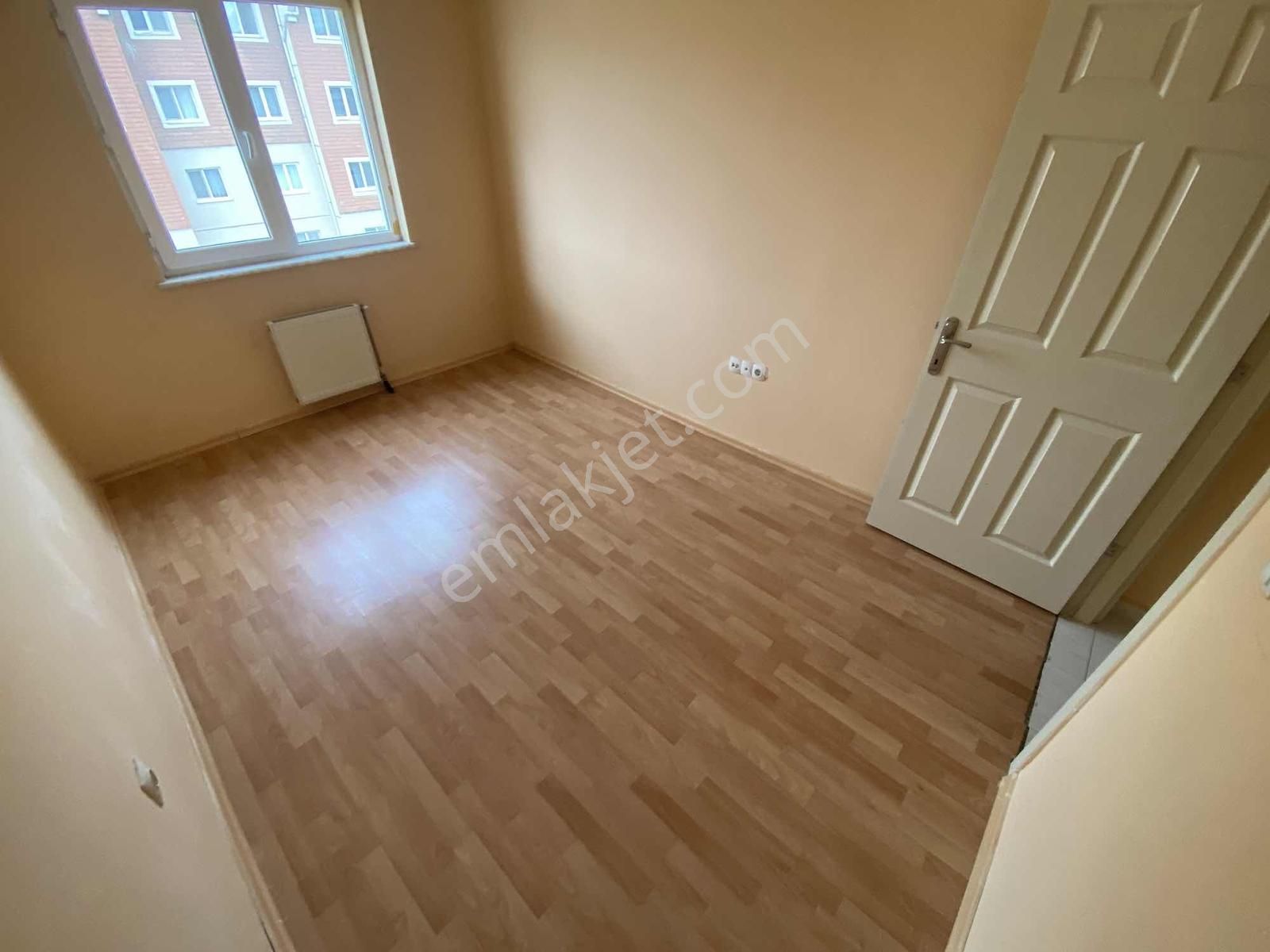 Turkuazda 1.durak Yanı Canan Marketin Altında Boş 3+1 - Görsel 6