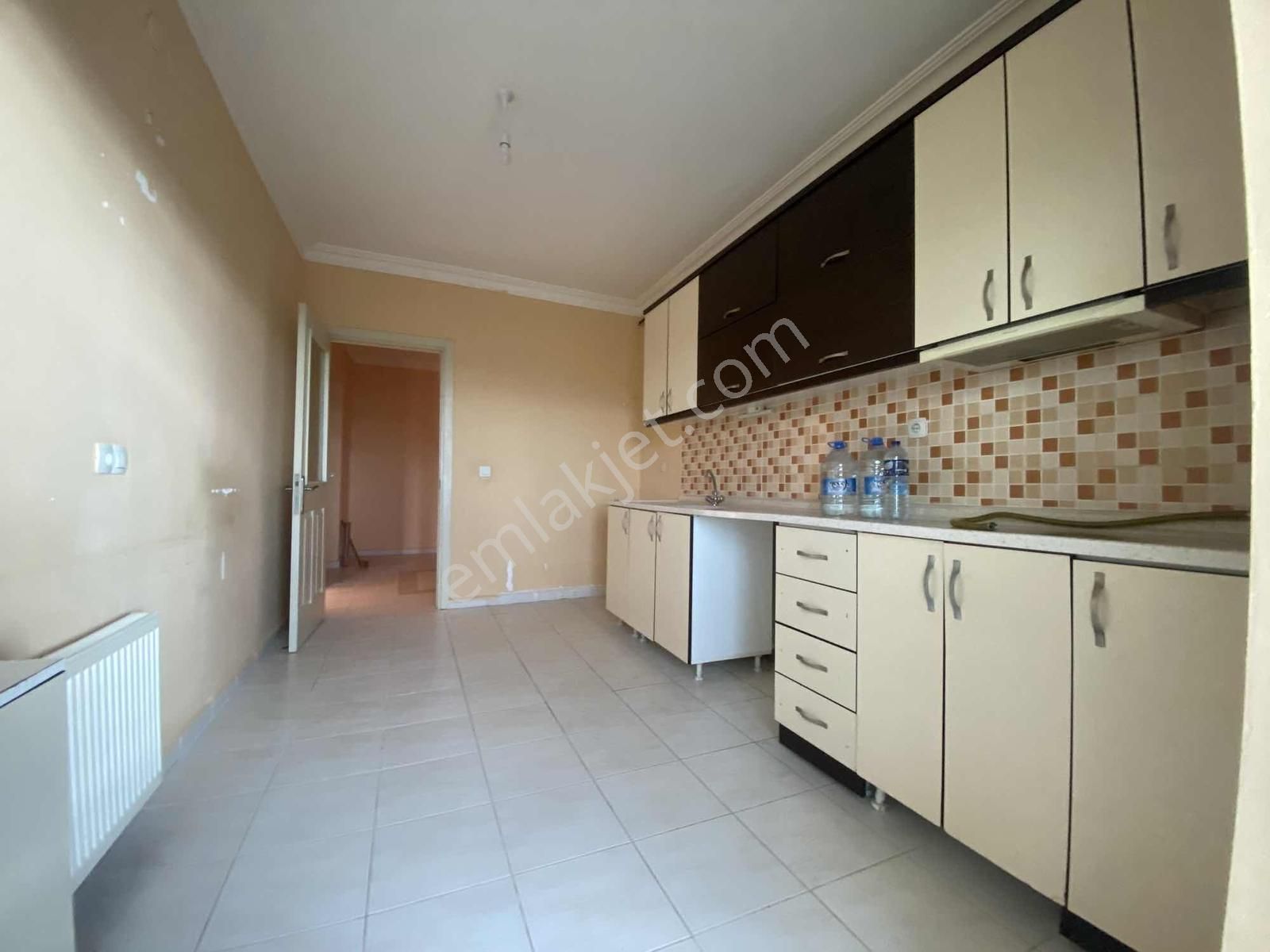 Turkuazda 1.durak Yanı Canan Marketin Altında Boş 3+1 - Görsel 9