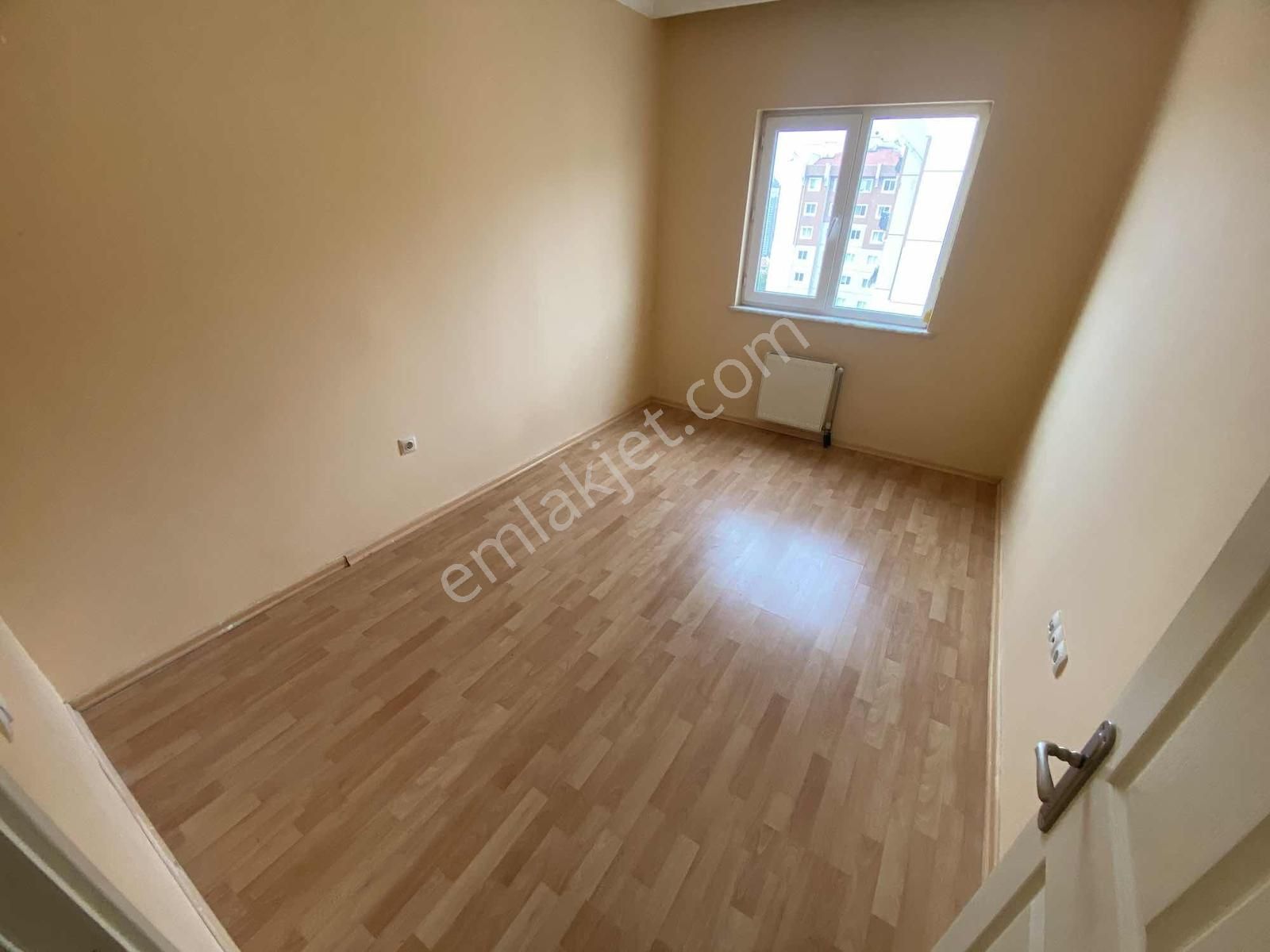 Turkuazda 1.durak Yanı Canan Marketin Altında Boş 3+1 - Görsel 19