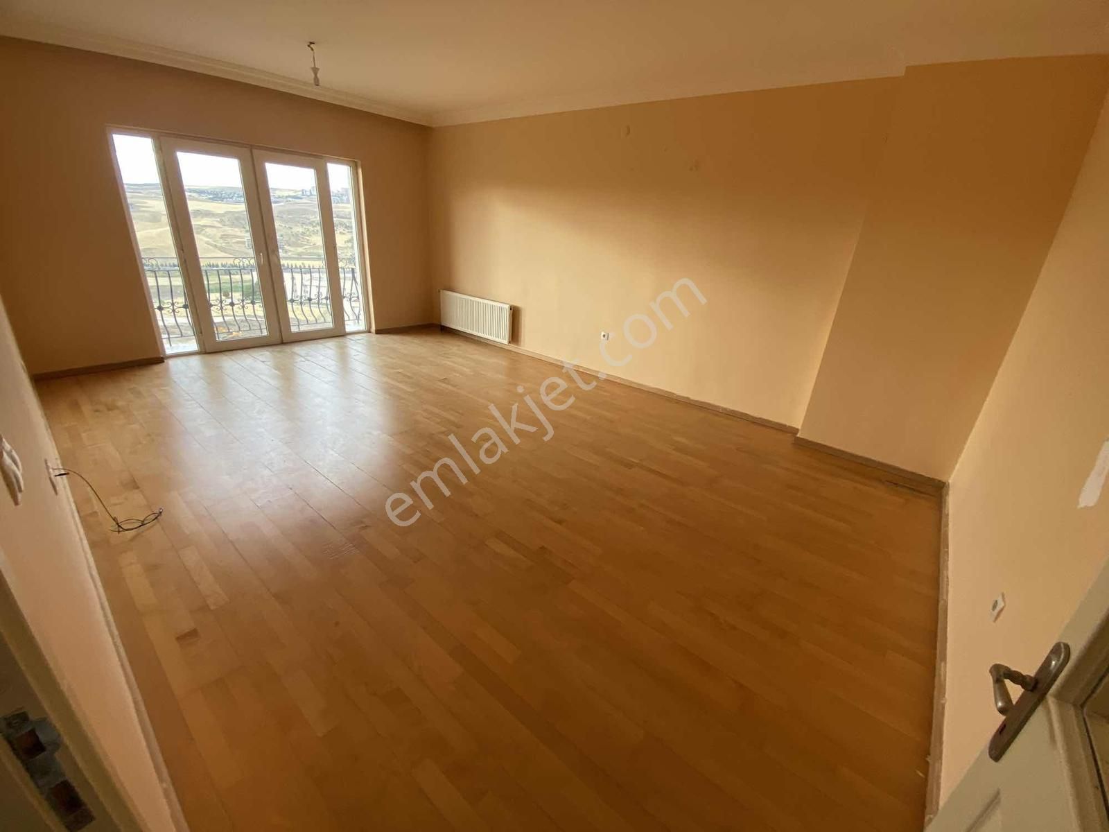 Turkuazda 1.durak Yanı Canan Marketin Altında Boş 3+1 - Görsel 8