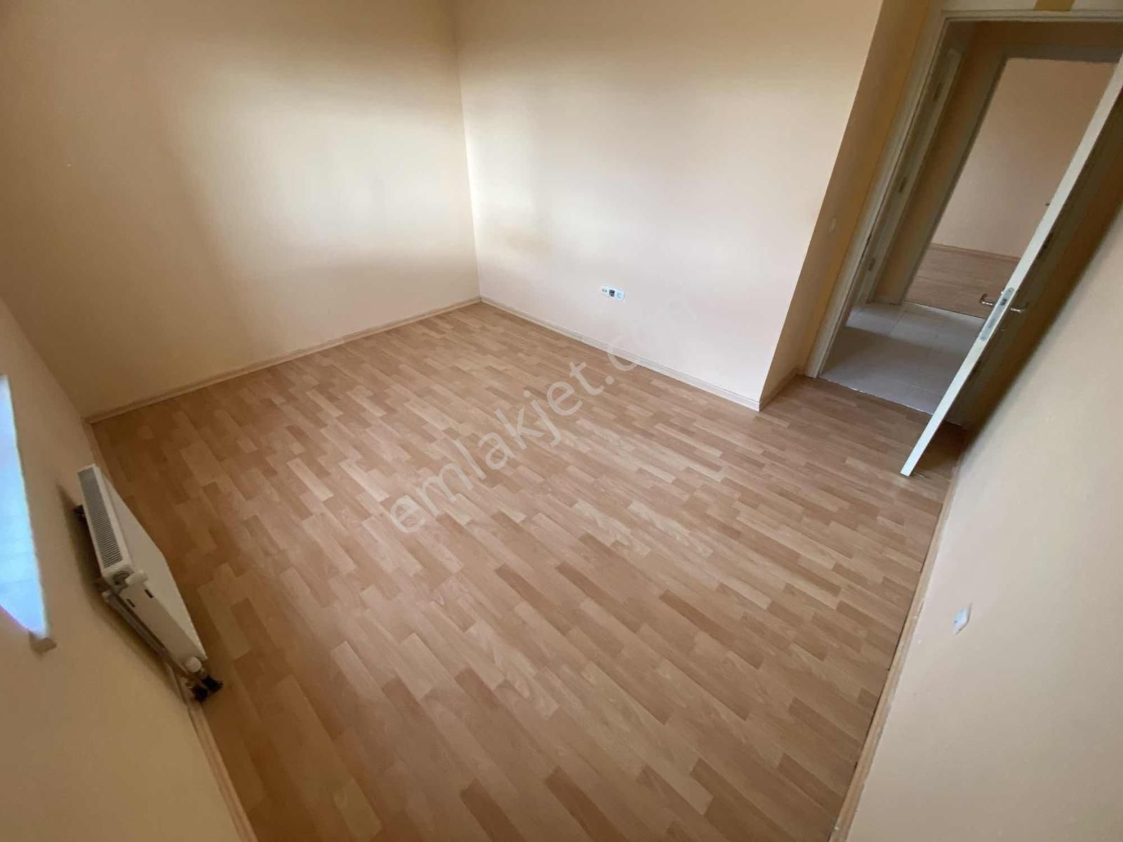 Turkuazda 1.durak Yanı Canan Marketin Altında Boş 3+1 - Görsel 28