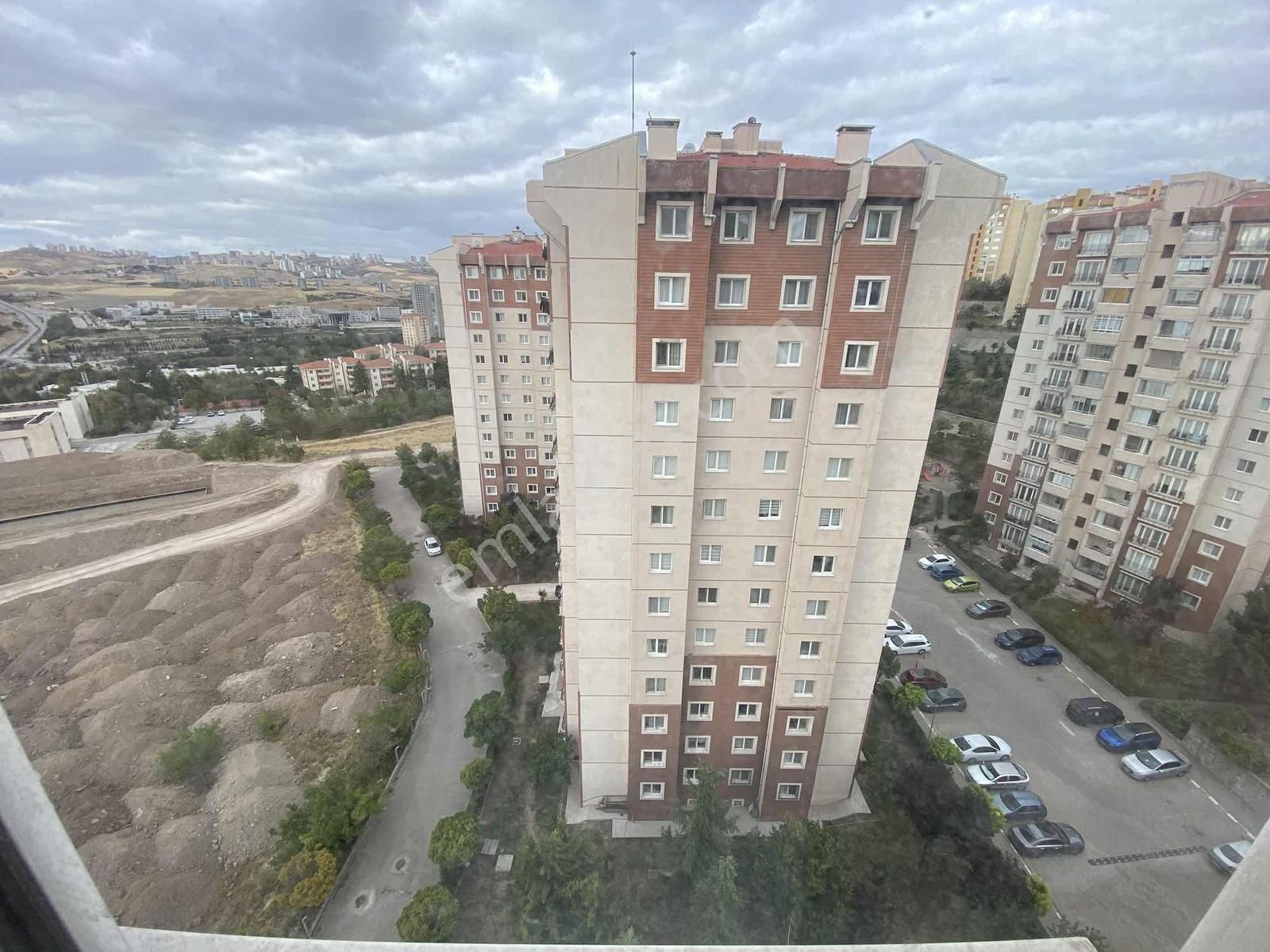 Turkuazda 1.durak Yanı Canan Marketin Altında Boş 3+1 - Görsel 25