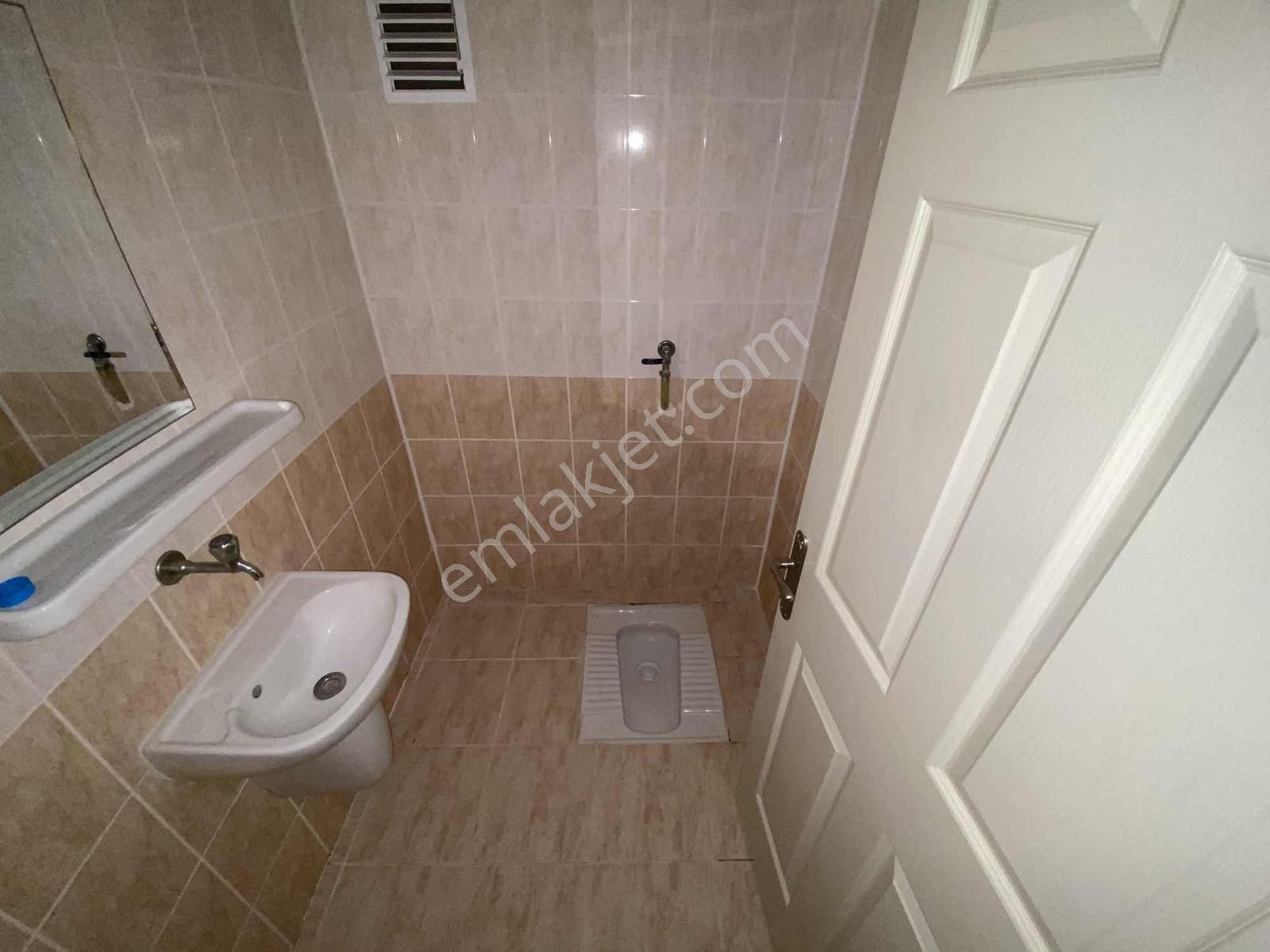 Turkuazda 1.durak Yanı Canan Marketin Altında Boş 3+1 - Görsel 21