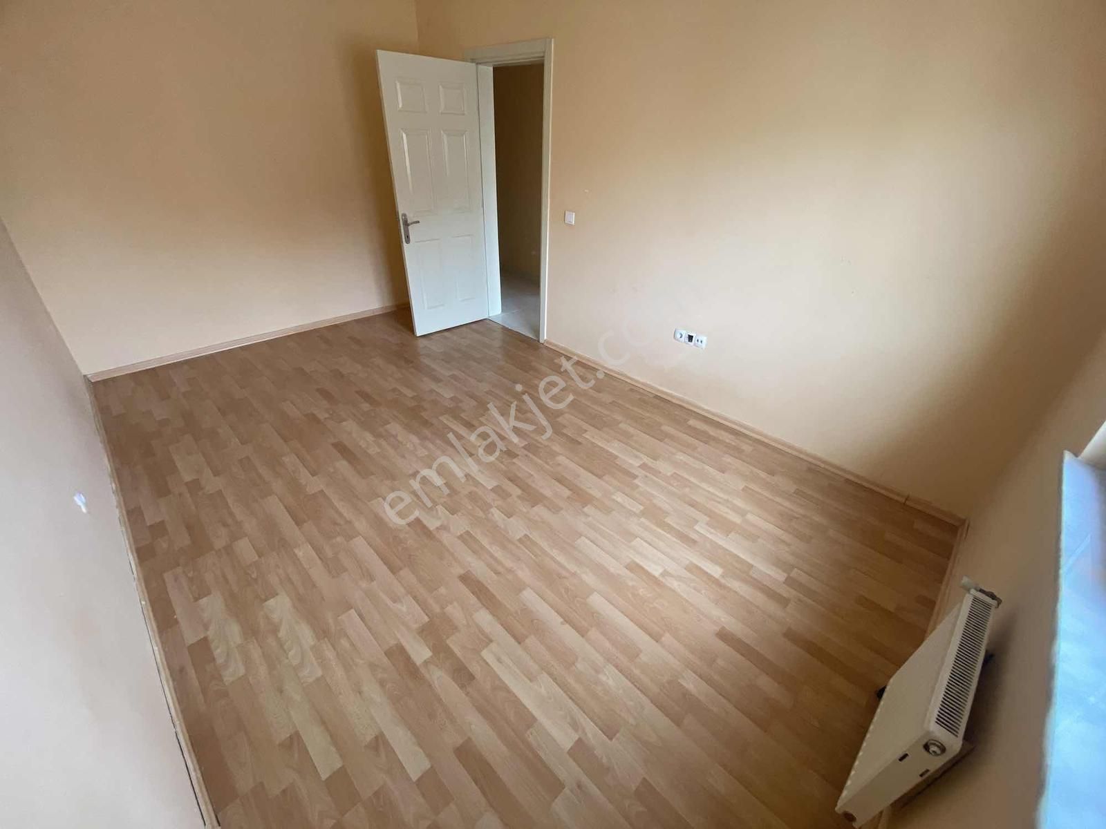 Turkuazda 1.durak Yanı Canan Marketin Altında Boş 3+1 - Görsel 18