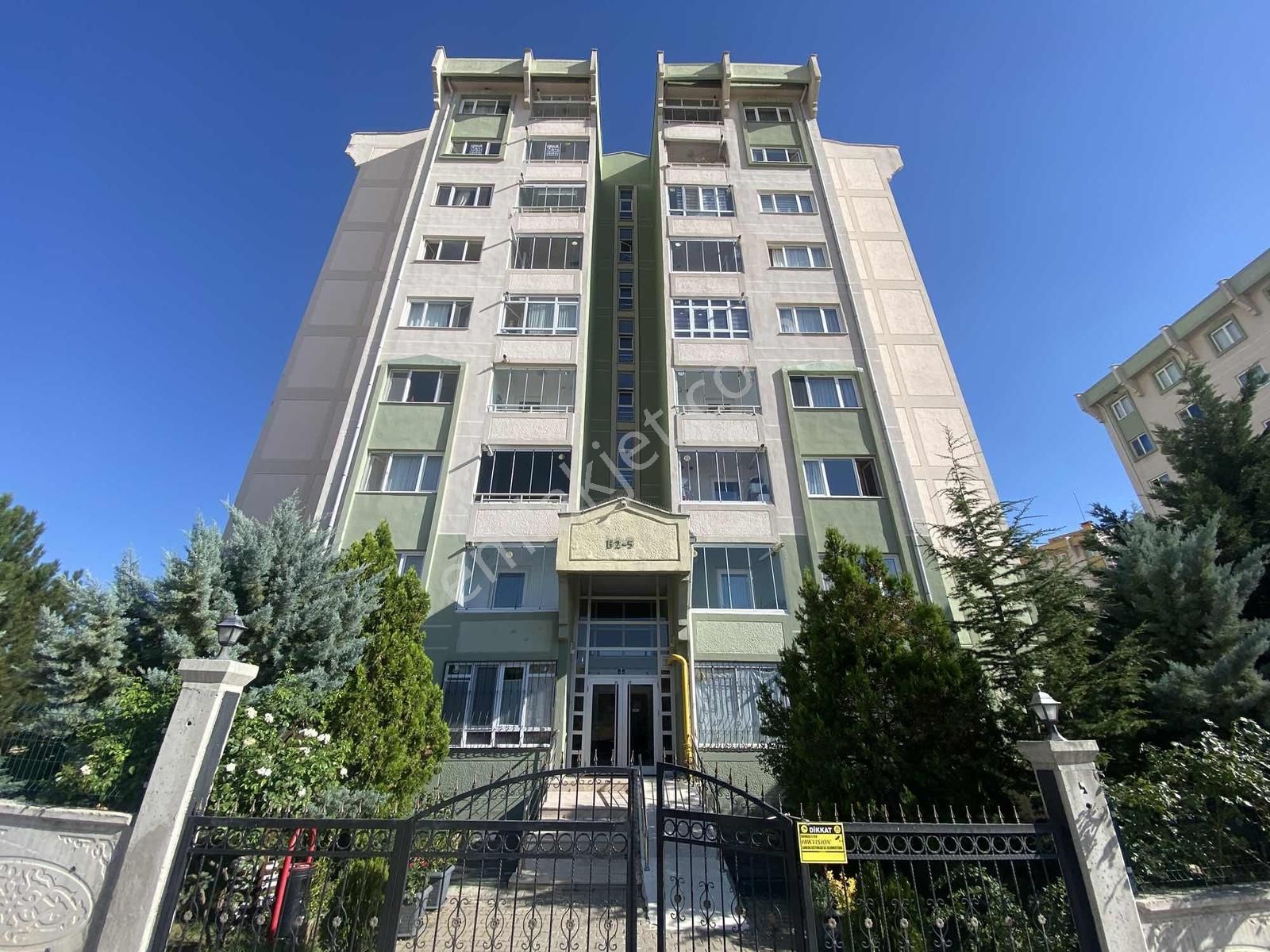 Turkuaz Nilüfer Adası'nda Arkat 2 + 1