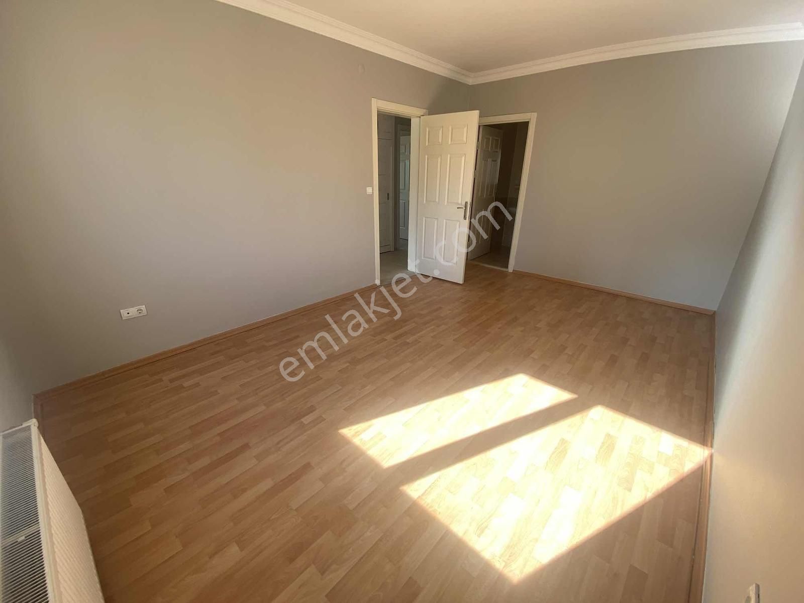 Turkuazda Sıfır Dolaplı Ve Sıfır Boyalı 4+1 - Görsel 2