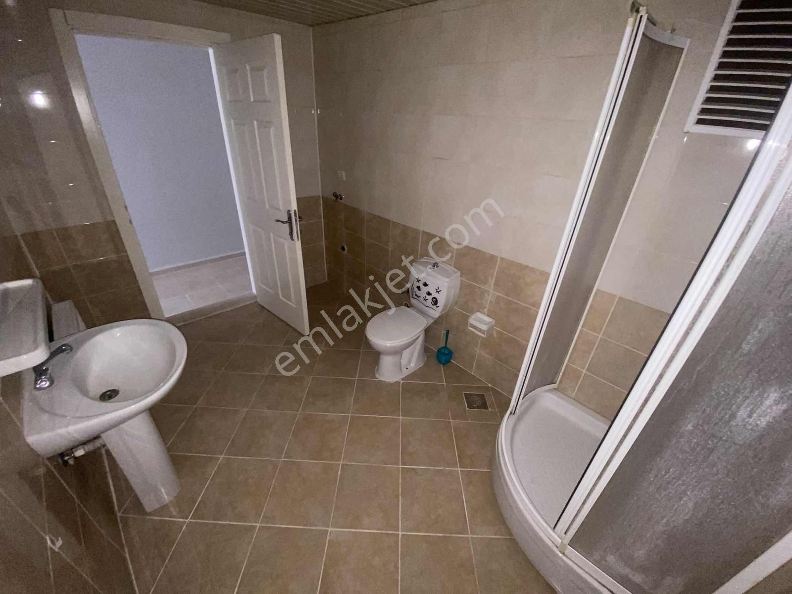 Turkuazda Sıfır Dolaplı Ve Sıfır Boyalı 4+1 - Görsel 6