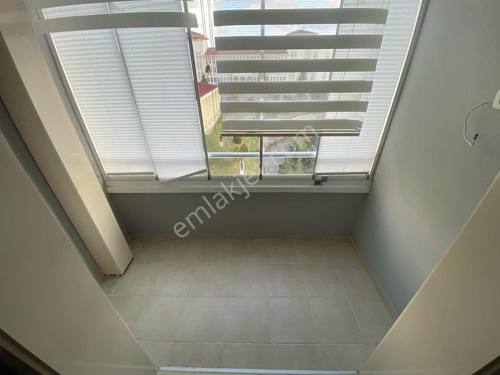 Turkuazda Yapılı Okul Altında Güney Cephe 2+1 - Görsel 15