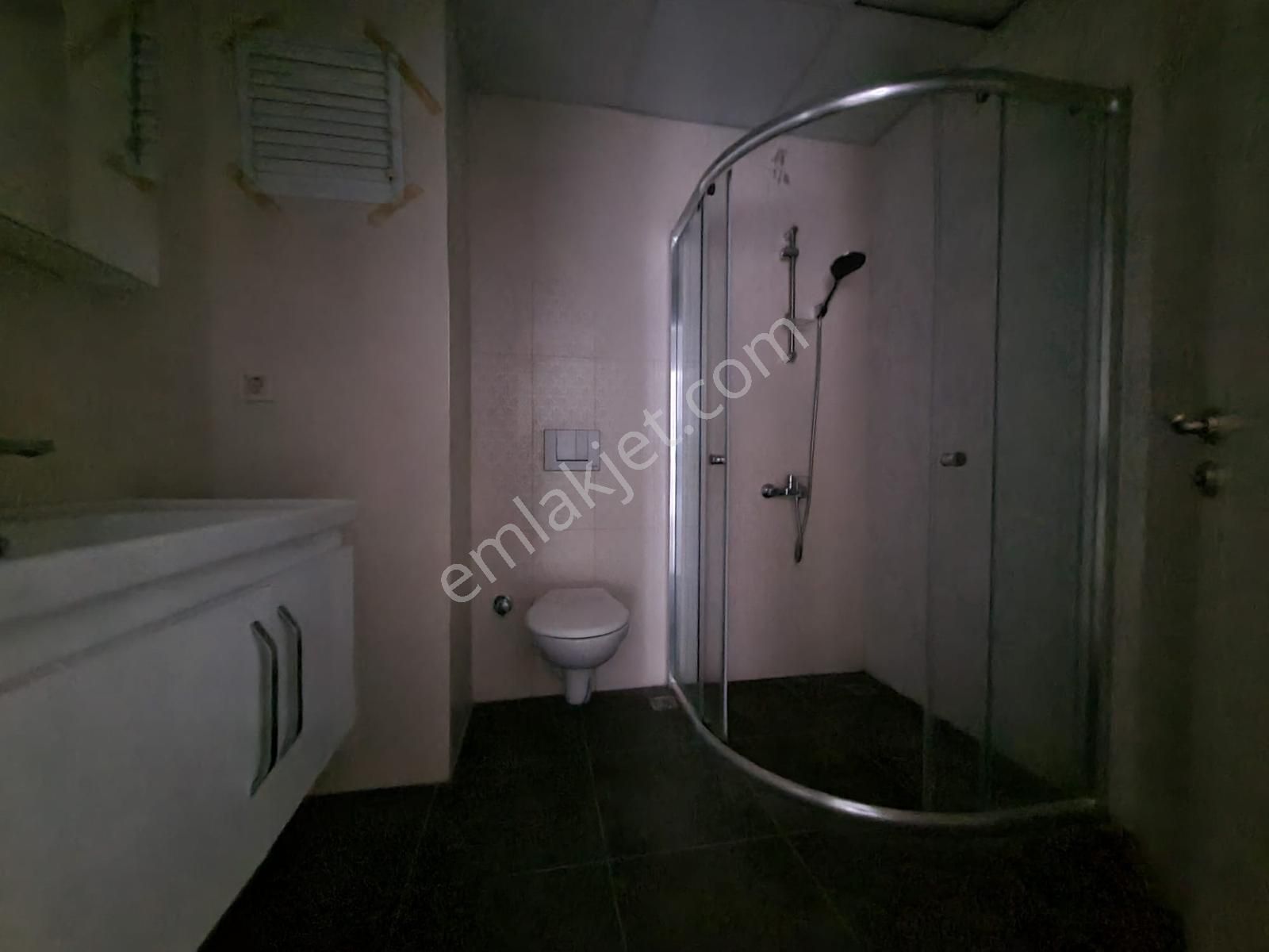 Yüzüncüyıl'da 16. Kat, Havuzlu Güvenlikli Site İçinde Kiralık - Görsel 17