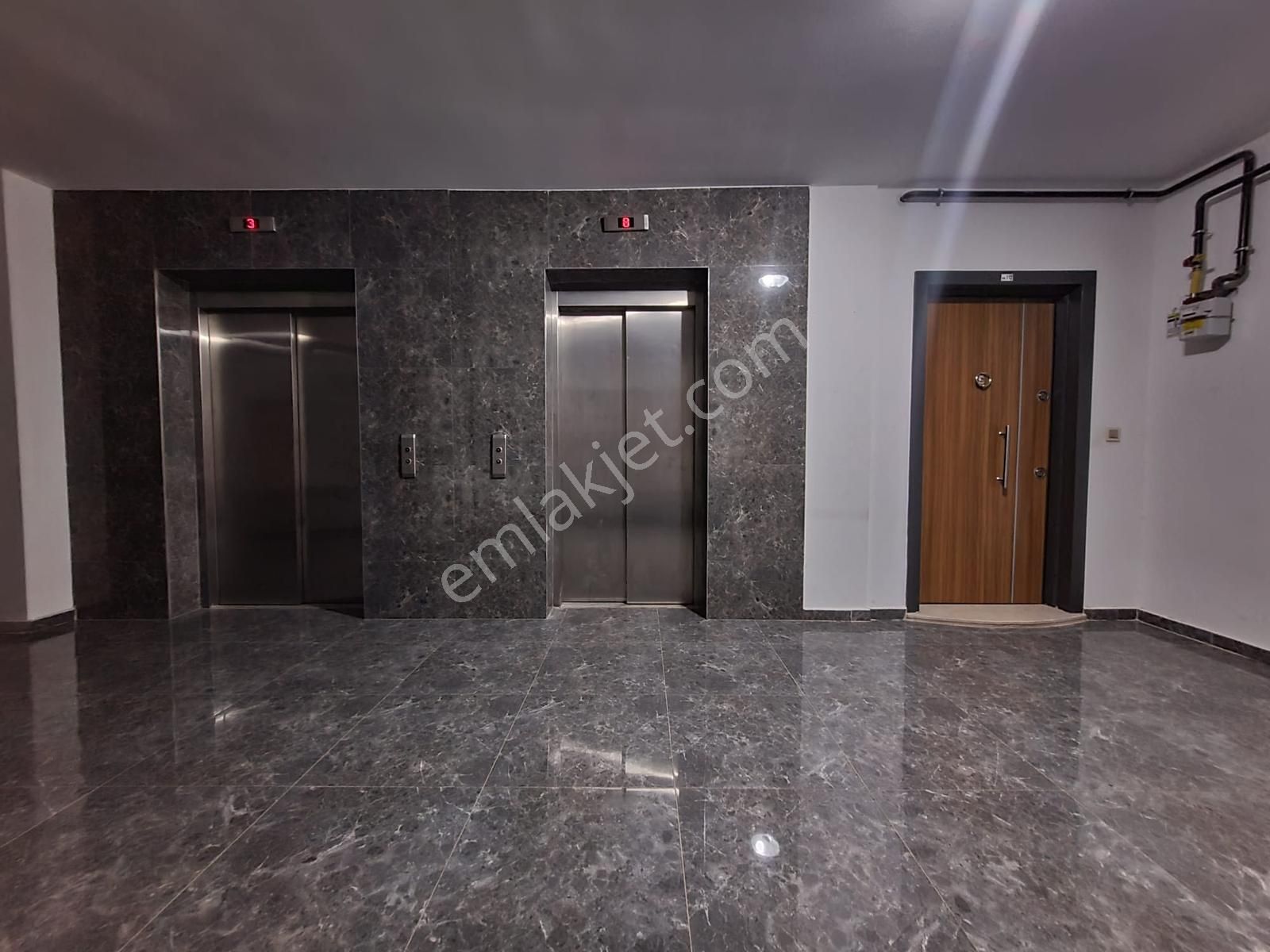 Yüzüncüyıl'da 16. Kat, Havuzlu Güvenlikli Site İçinde Kiralık - Görsel 7