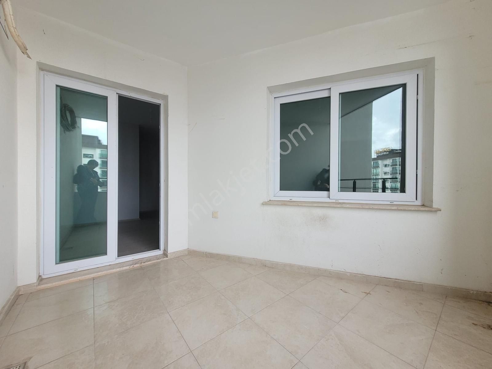 Yüzüncüyıl'da 16. Kat, Havuzlu Güvenlikli Site İçinde Kiralık - Görsel 15