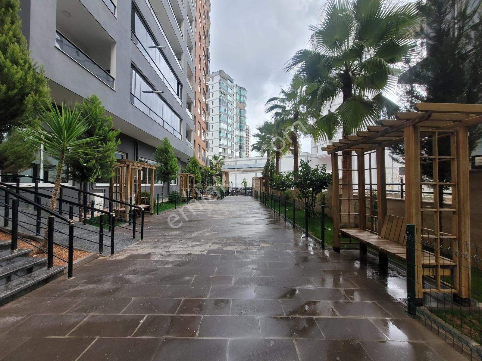 Yüzüncüyıl'da 16. Kat, Havuzlu Güvenlikli Site İçinde Kiralık