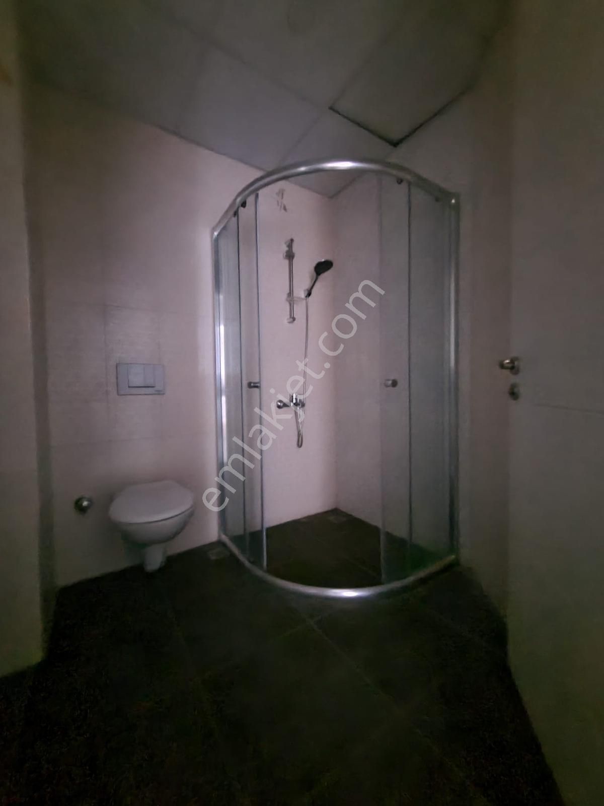 Yüzüncüyıl'da 16. Kat, Havuzlu Güvenlikli Site İçinde Kiralık - Görsel 13