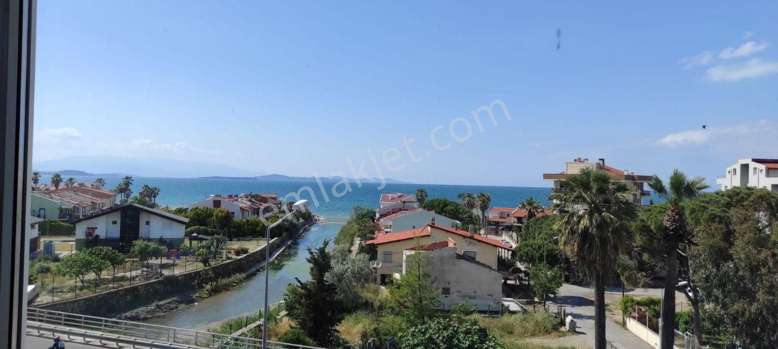 Urla İle Güzelbahçenin Tam Ortasında Panoromik Deniz Manzaralı