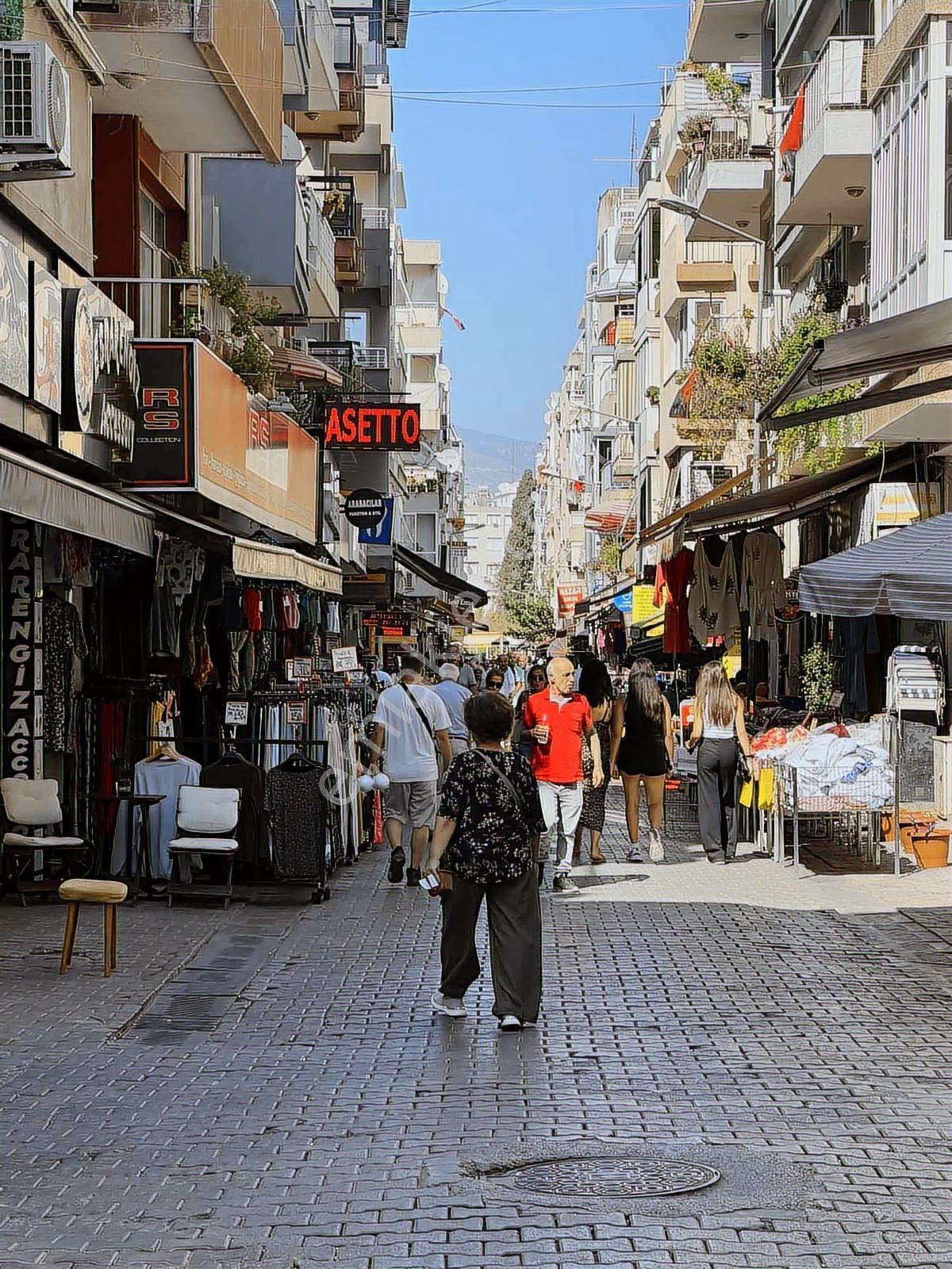 Karşıyaka Arabacılar Sk.geniş Cepheli Yüksek Tavan 70000tl Kira - Görsel 3