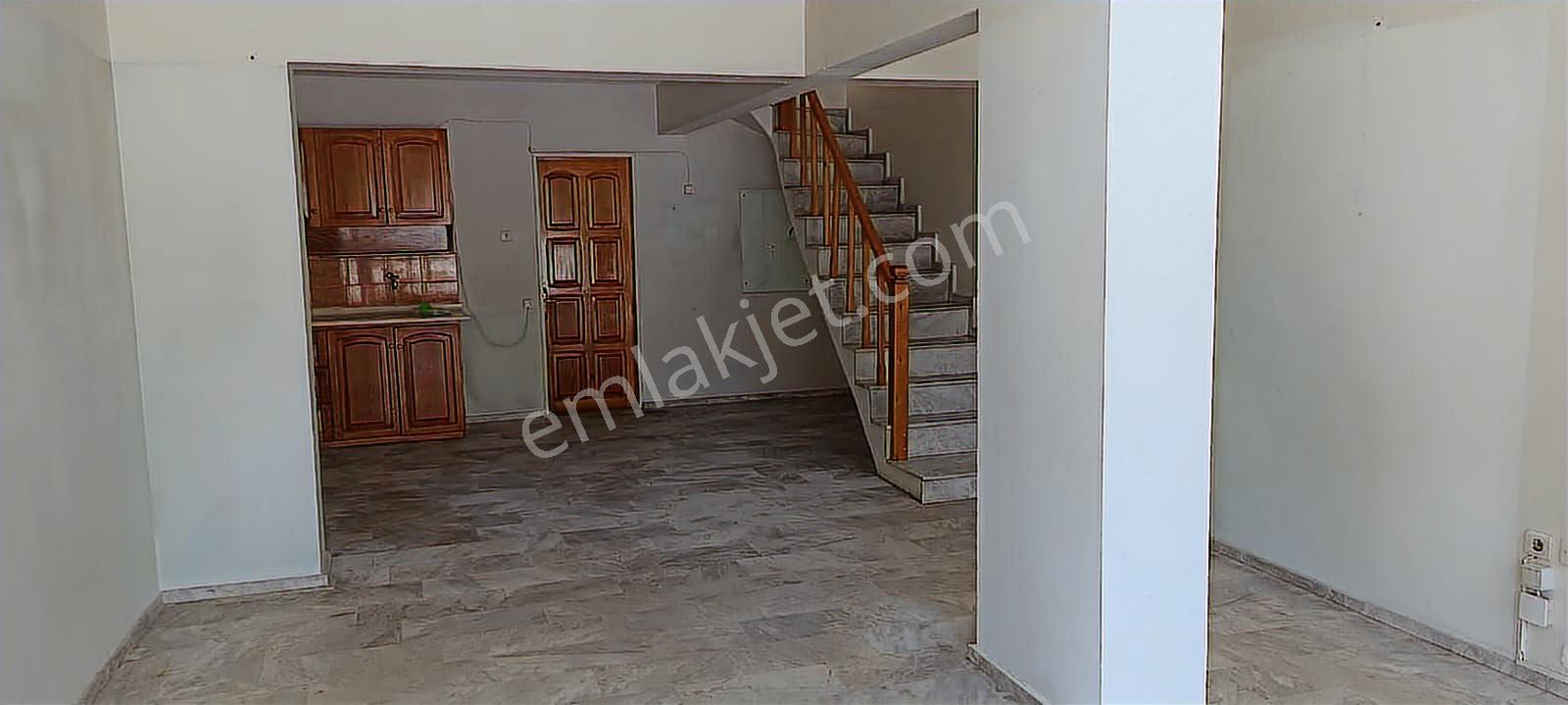 Karşıyaka Bahçelievler'de 60+50 =110 M2 Batarlı Köşe Dükkan - Görsel 14