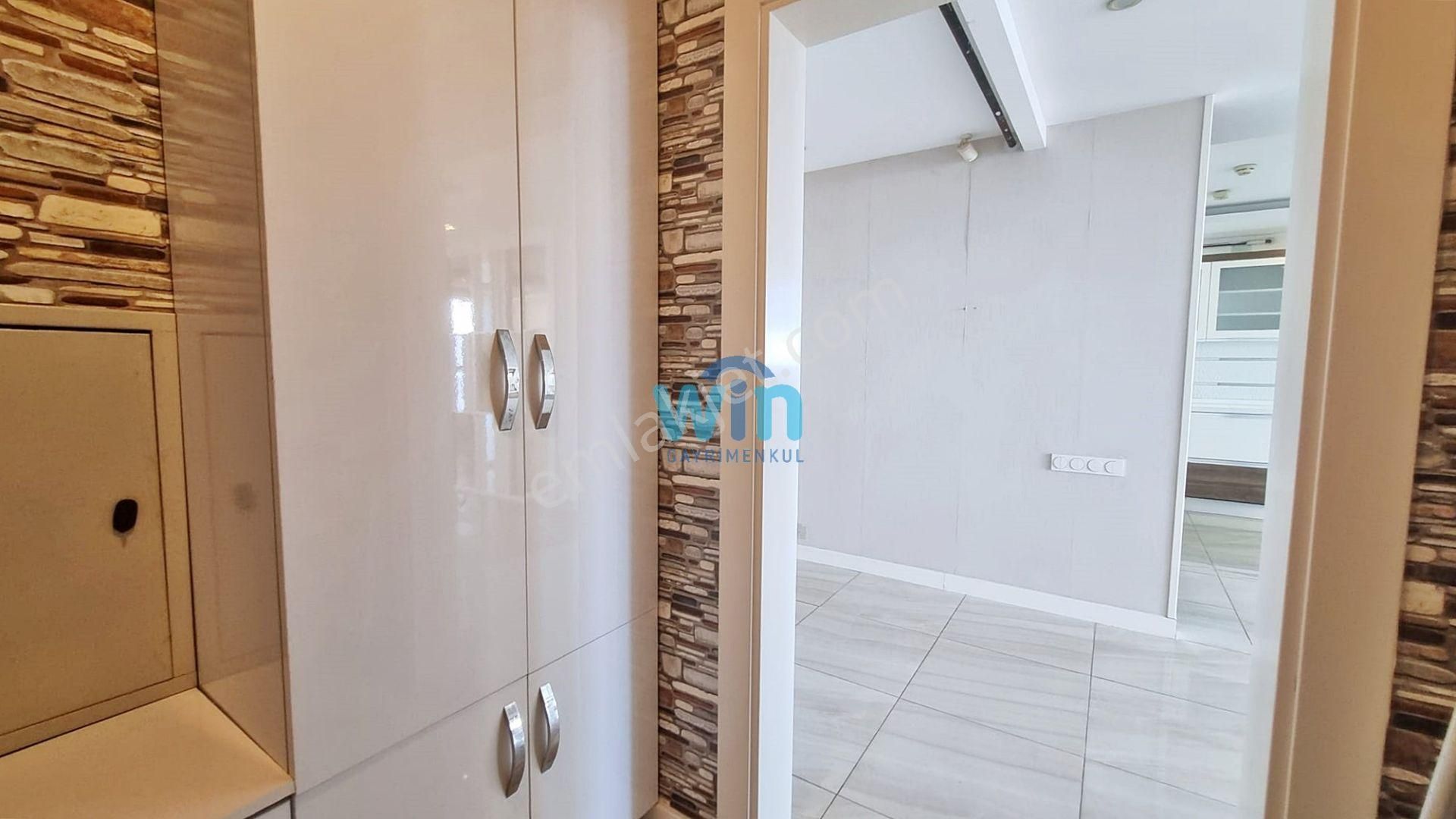 Win'den Deniz Manzaralı Üniversite Cadde Üstünde Kiralık 3+1 - Görsel 2