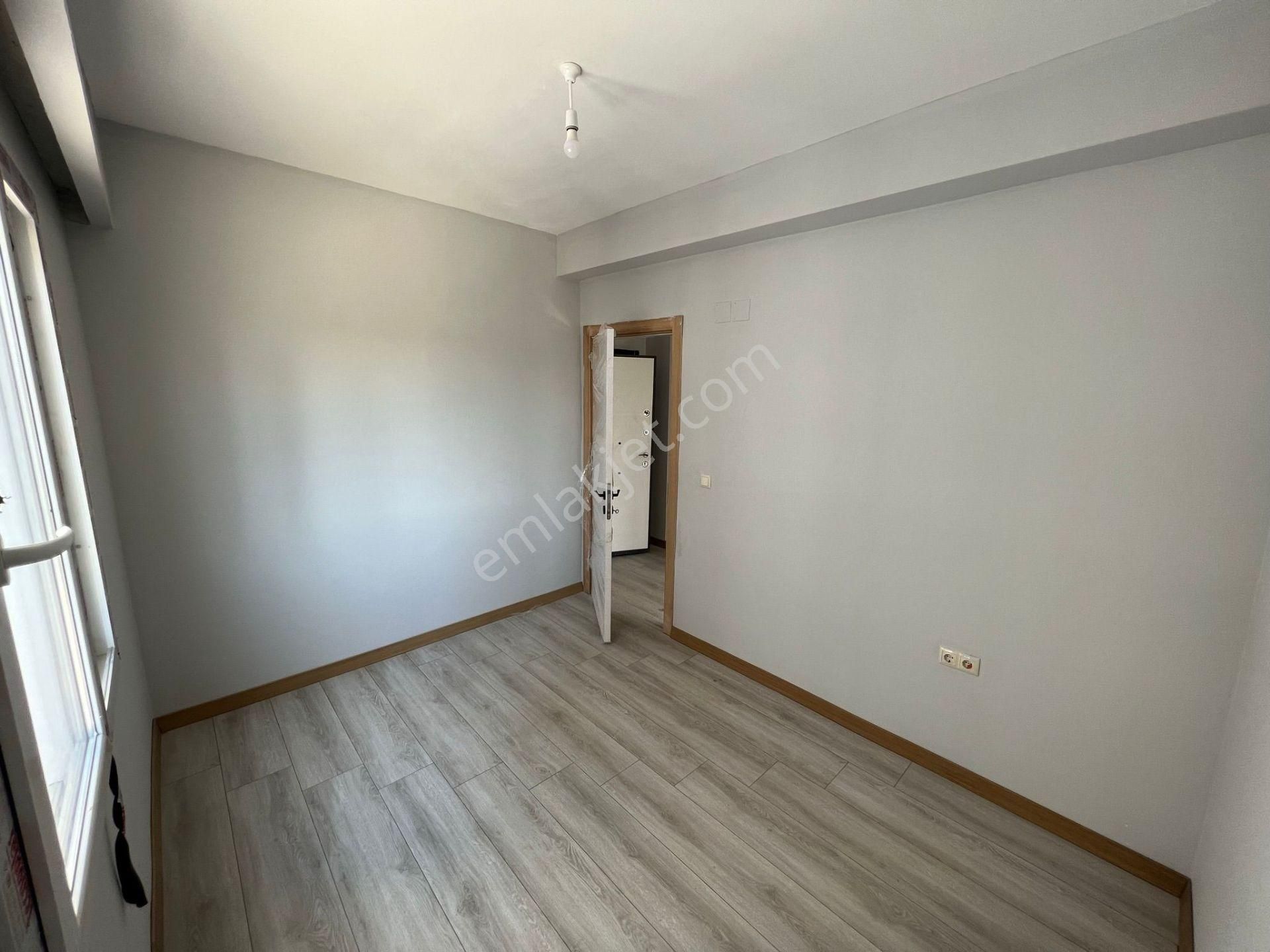 Emfadan Sarıçamda Çarkıpare Mah.stadyum Yanında 2+1 Daire