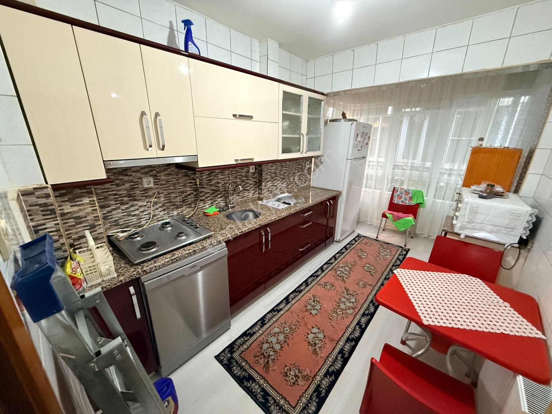 ▀jet'ten Akçay'da Ön Cephe Doğalgazlı Eşyasız Kiralık 3+1 Daire▀