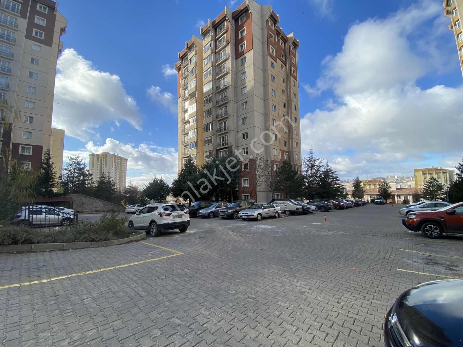 Turkuazda İlkokul Yakını 3+1 Satılık - Görsel 3