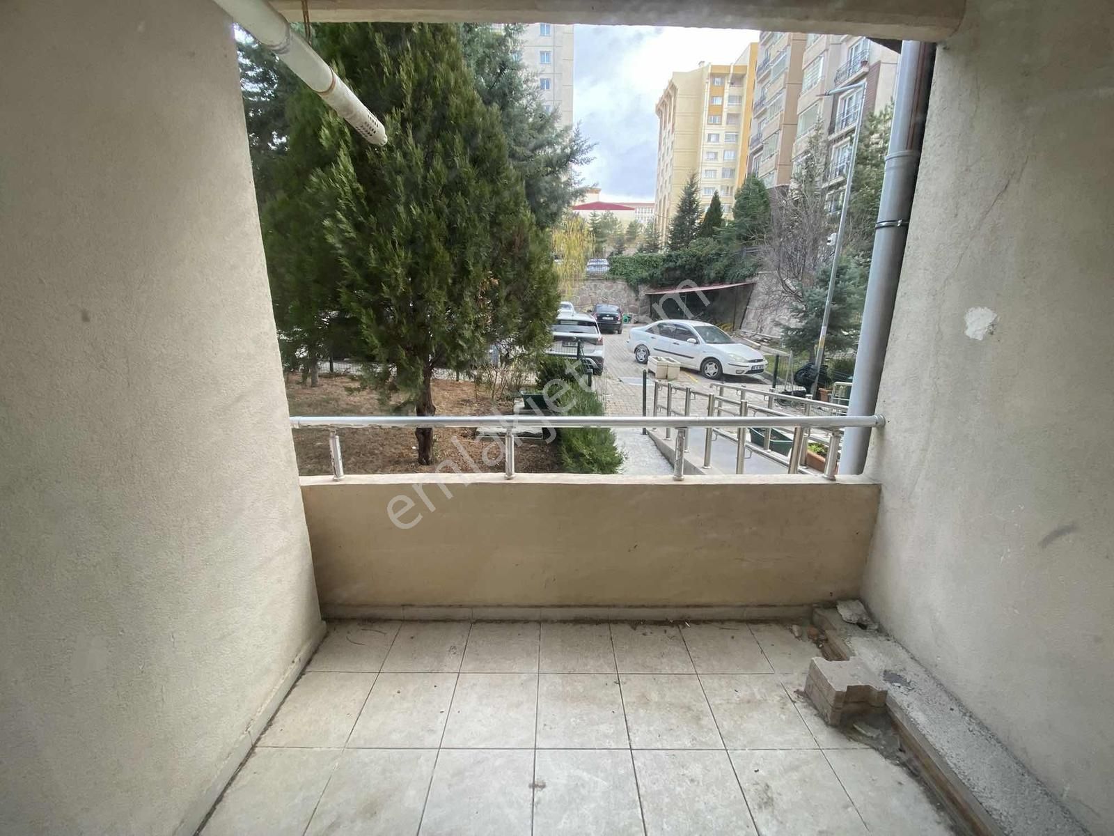 Turkuazda İlkokul Yakını 3+1 Satılık - Görsel 2